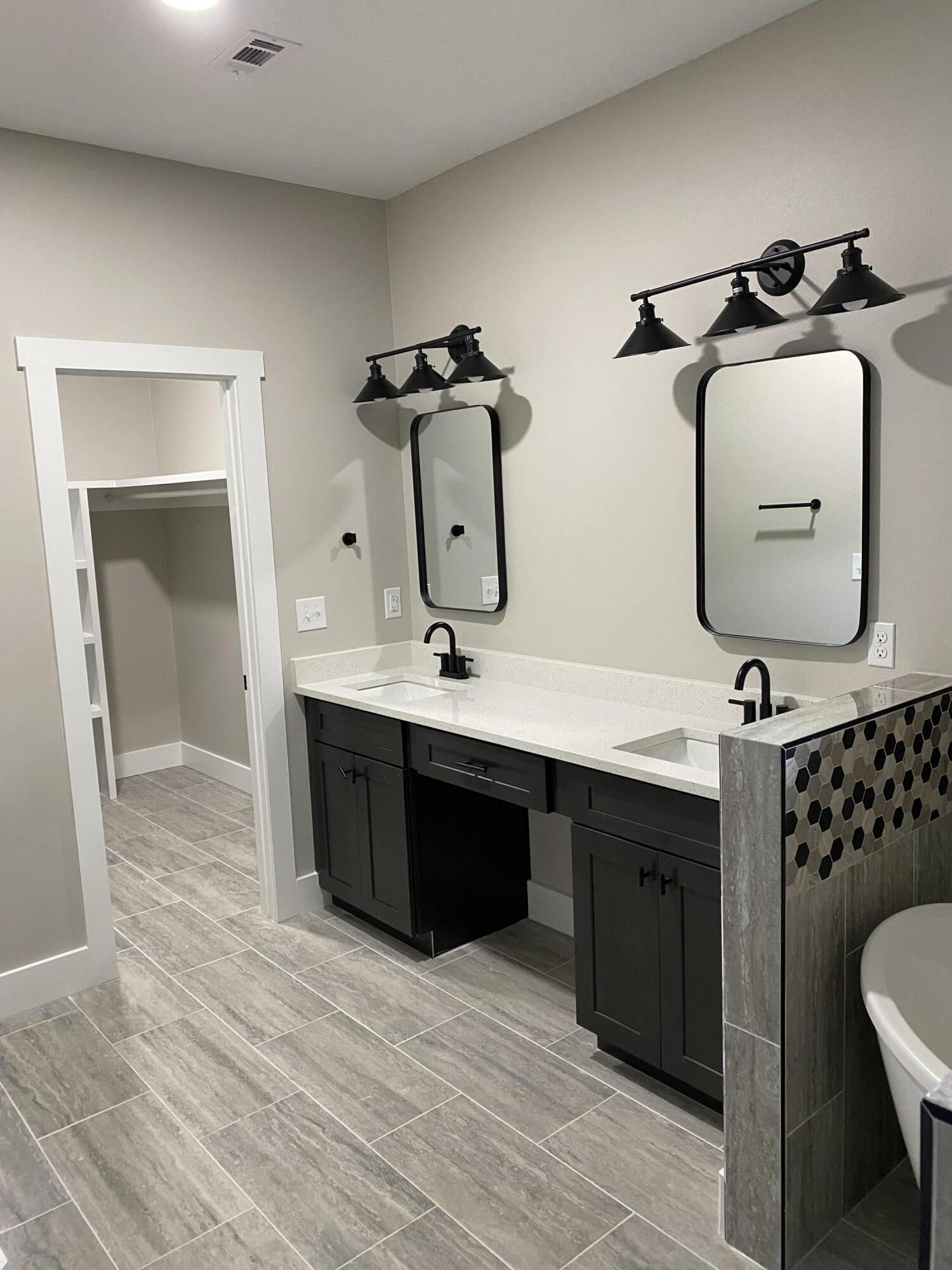 LAGRANGE SHORES - Residential