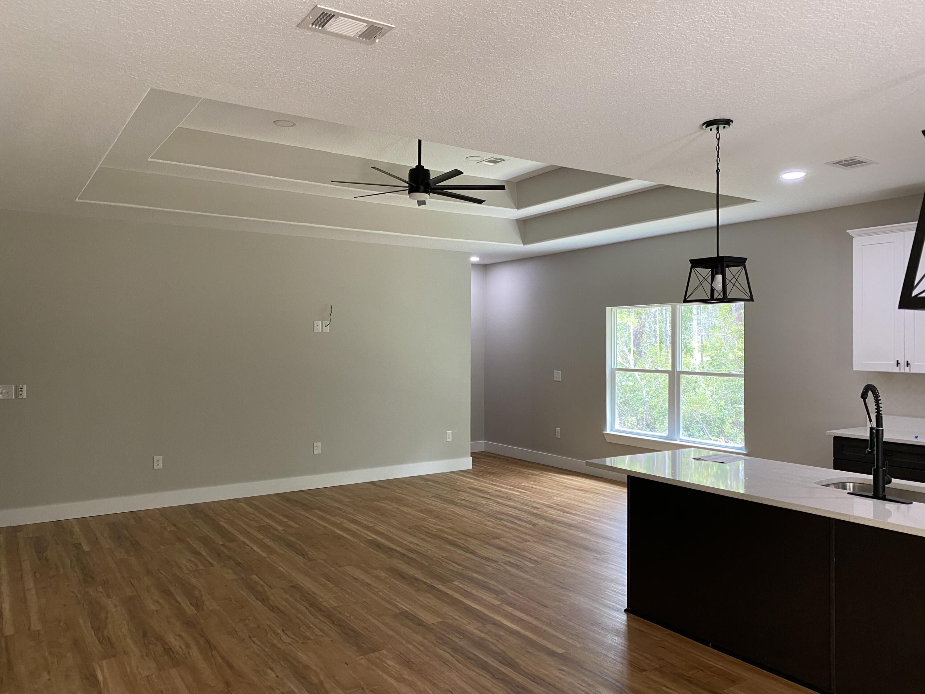 LAGRANGE SHORES - Residential