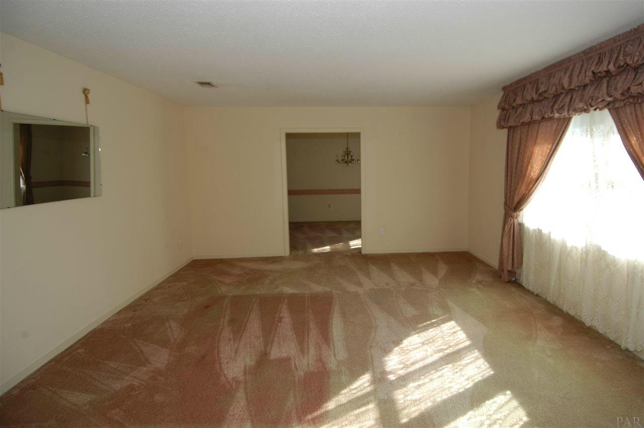 TWIN OAKS - Residential