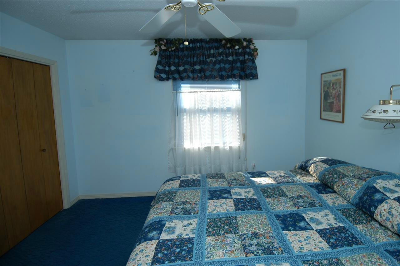 TWIN OAKS - Residential