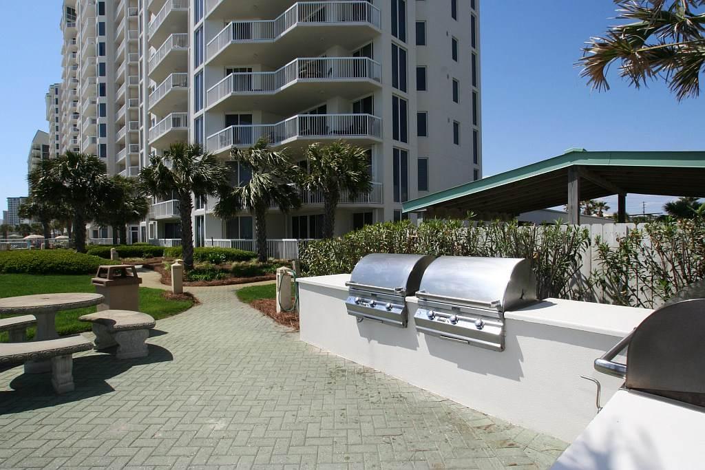 SILVER BEACH TOWERS - Residential