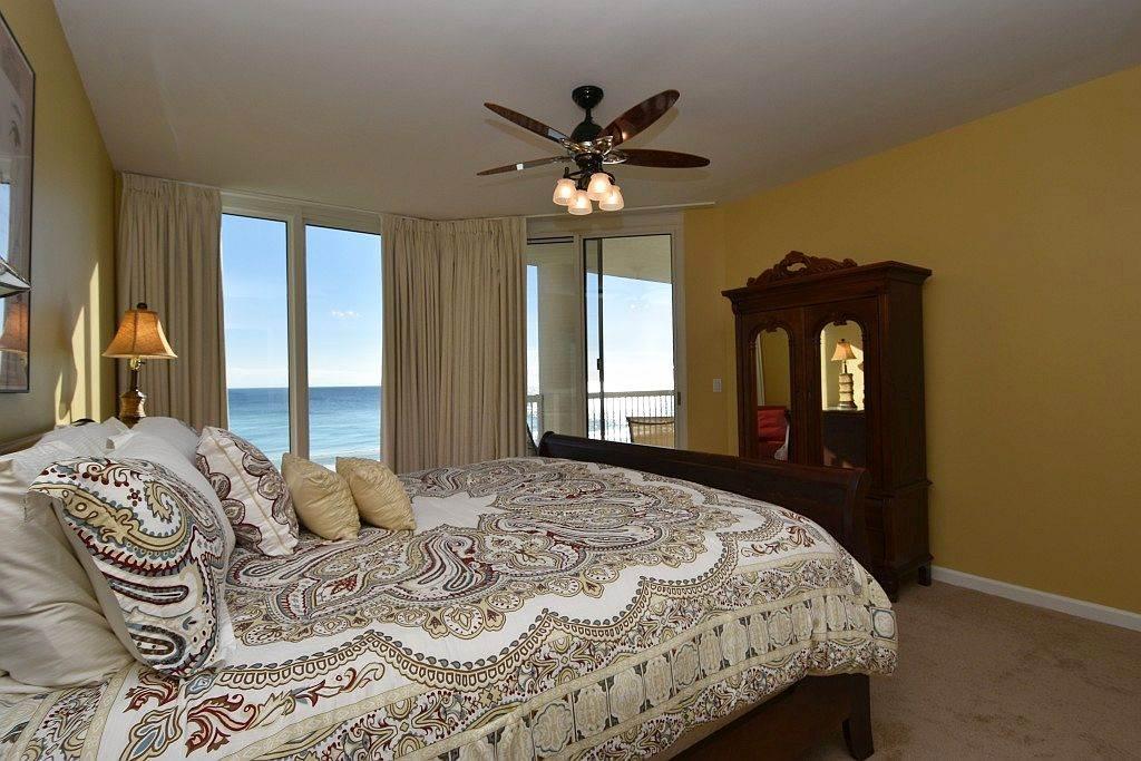 SILVER BEACH TOWERS - Residential