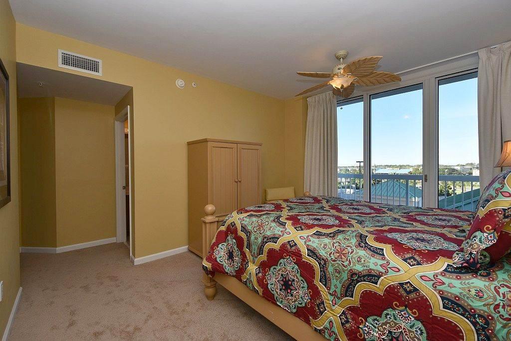 SILVER BEACH TOWERS - Residential