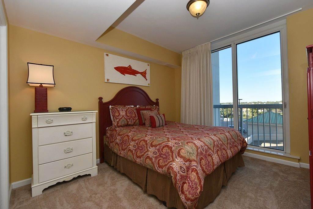 SILVER BEACH TOWERS - Residential