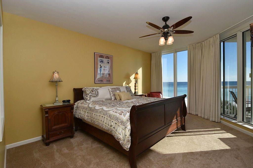 SILVER BEACH TOWERS - Residential