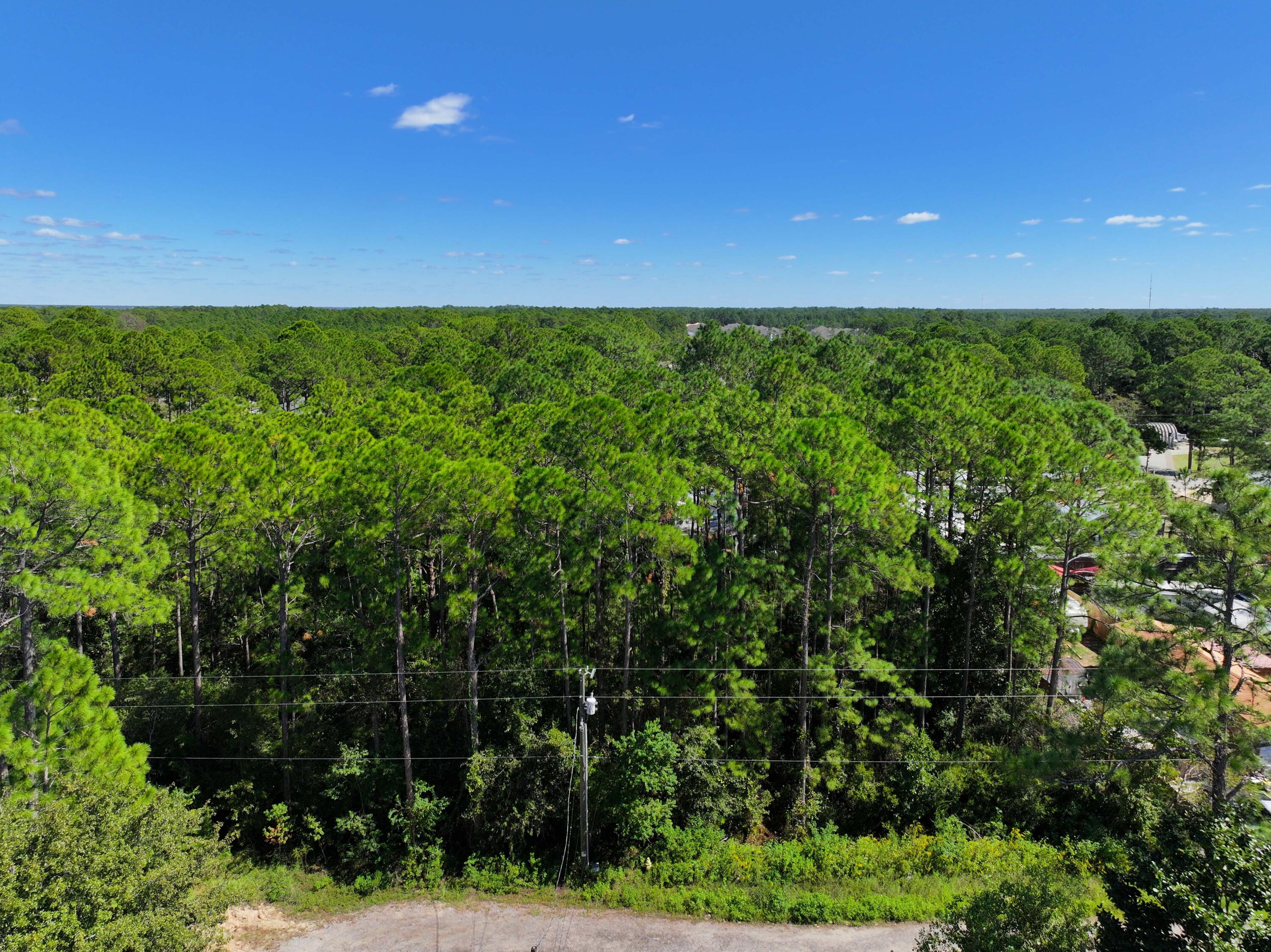 This lot is located it the Town of Santa Rosa and this a great building lot, the one next door is also for sale. Come and build your dream home!