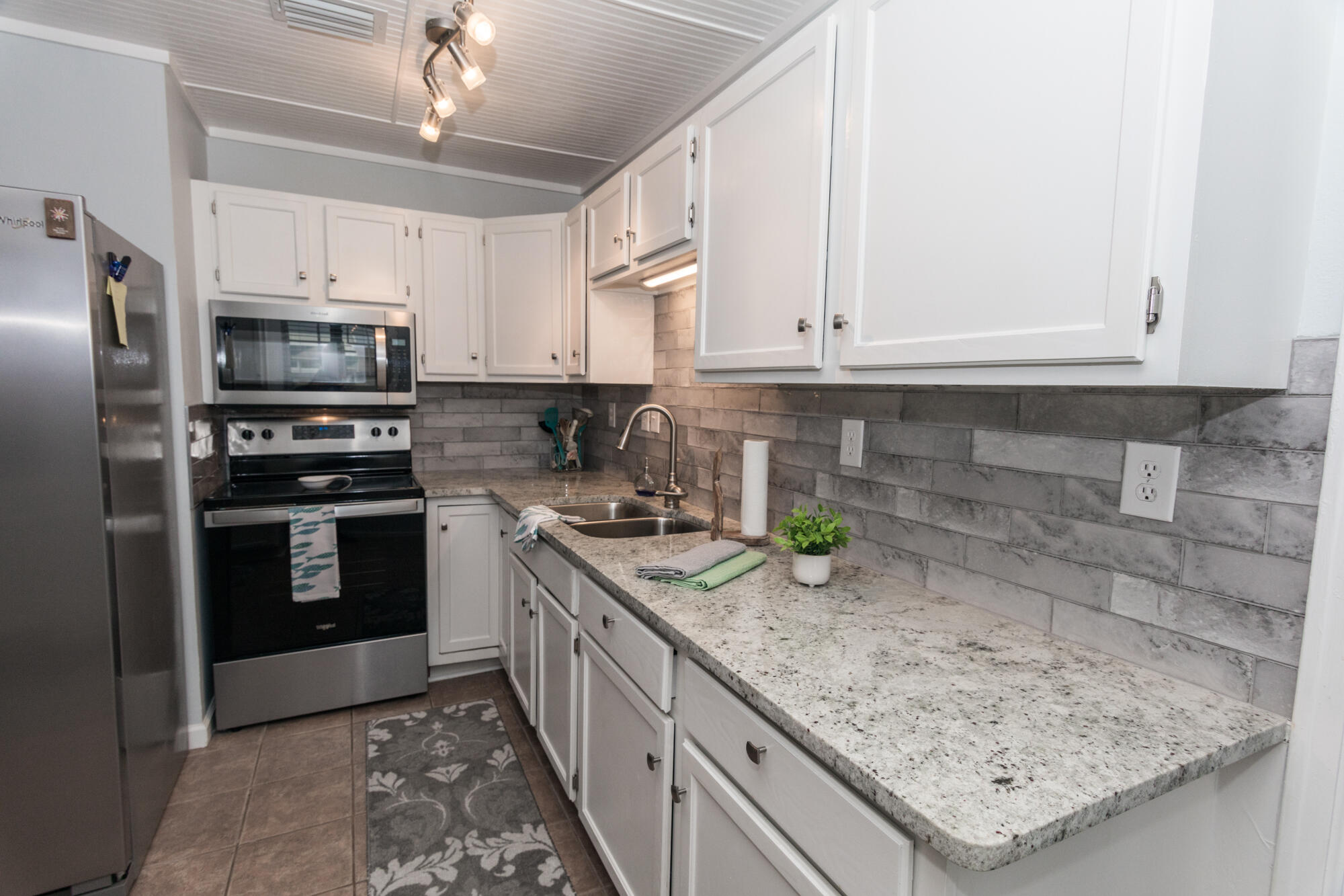 BID-A-WEE S/D - Residential