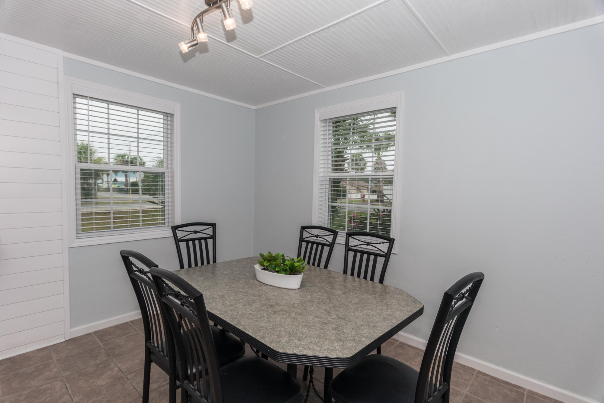 BID-A-WEE S/D - Residential