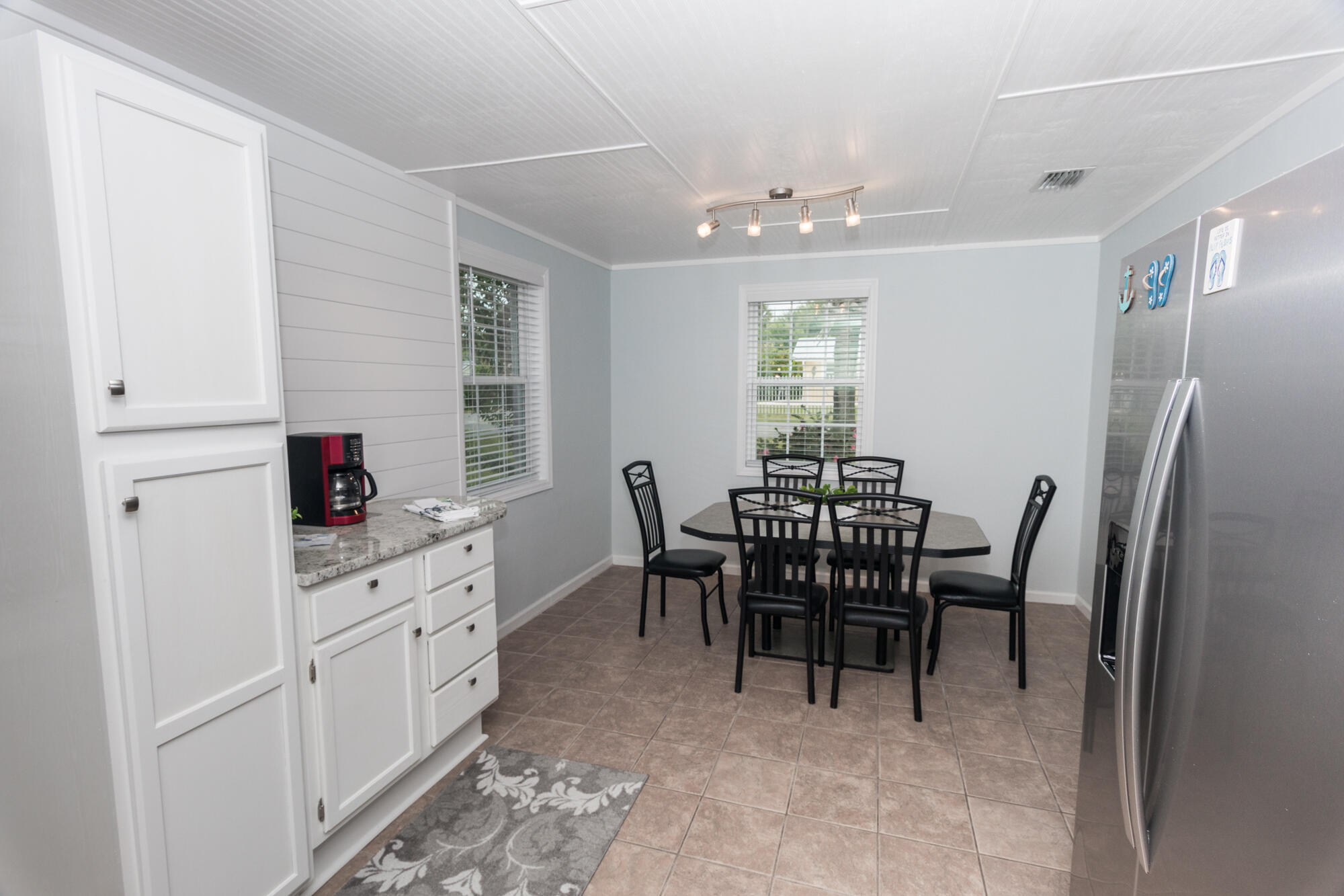 BID-A-WEE S/D - Residential