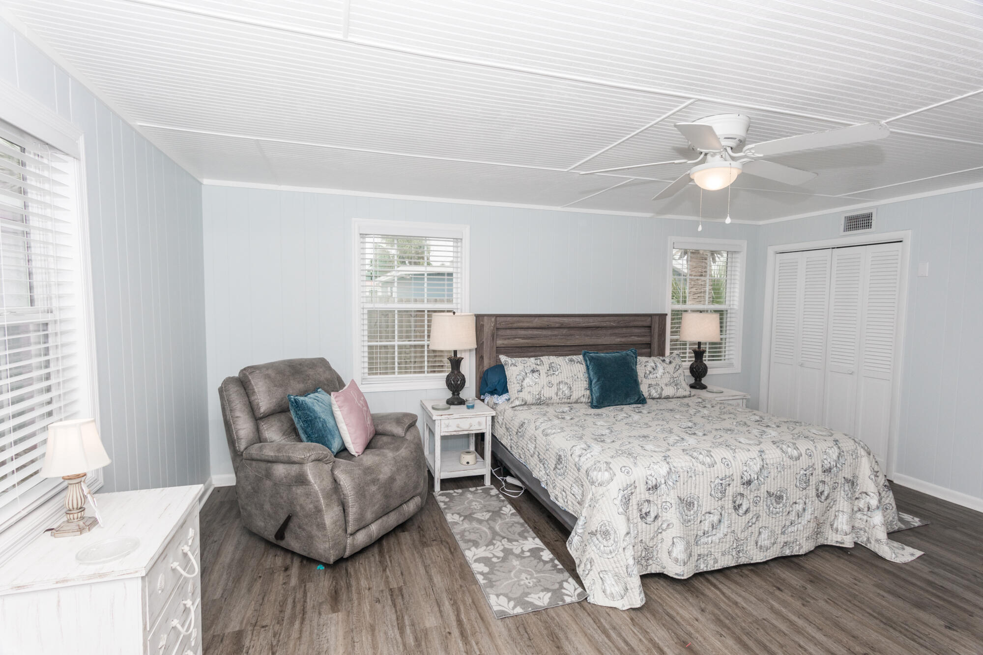 BID-A-WEE S/D - Residential