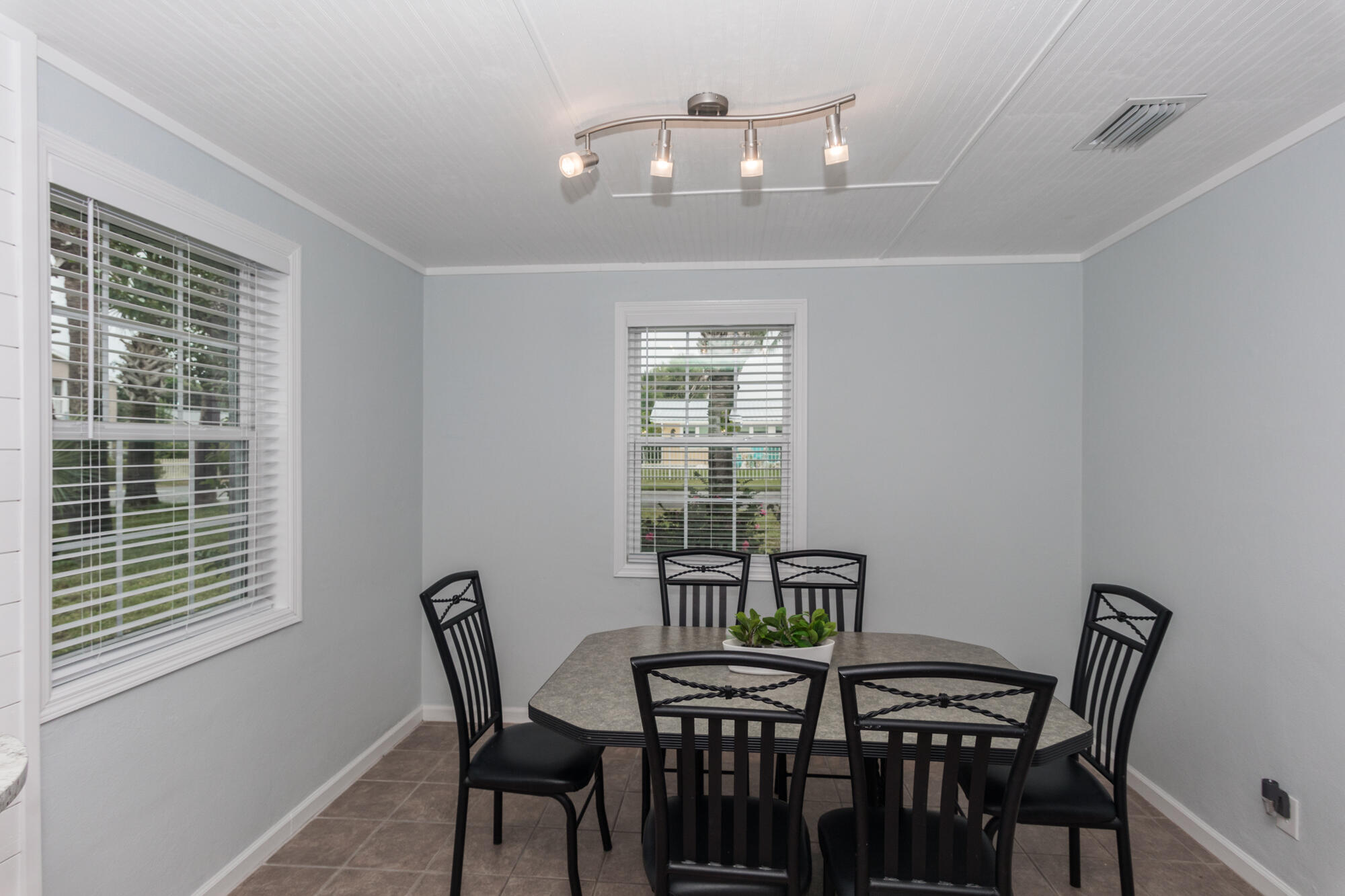 BID-A-WEE S/D - Residential