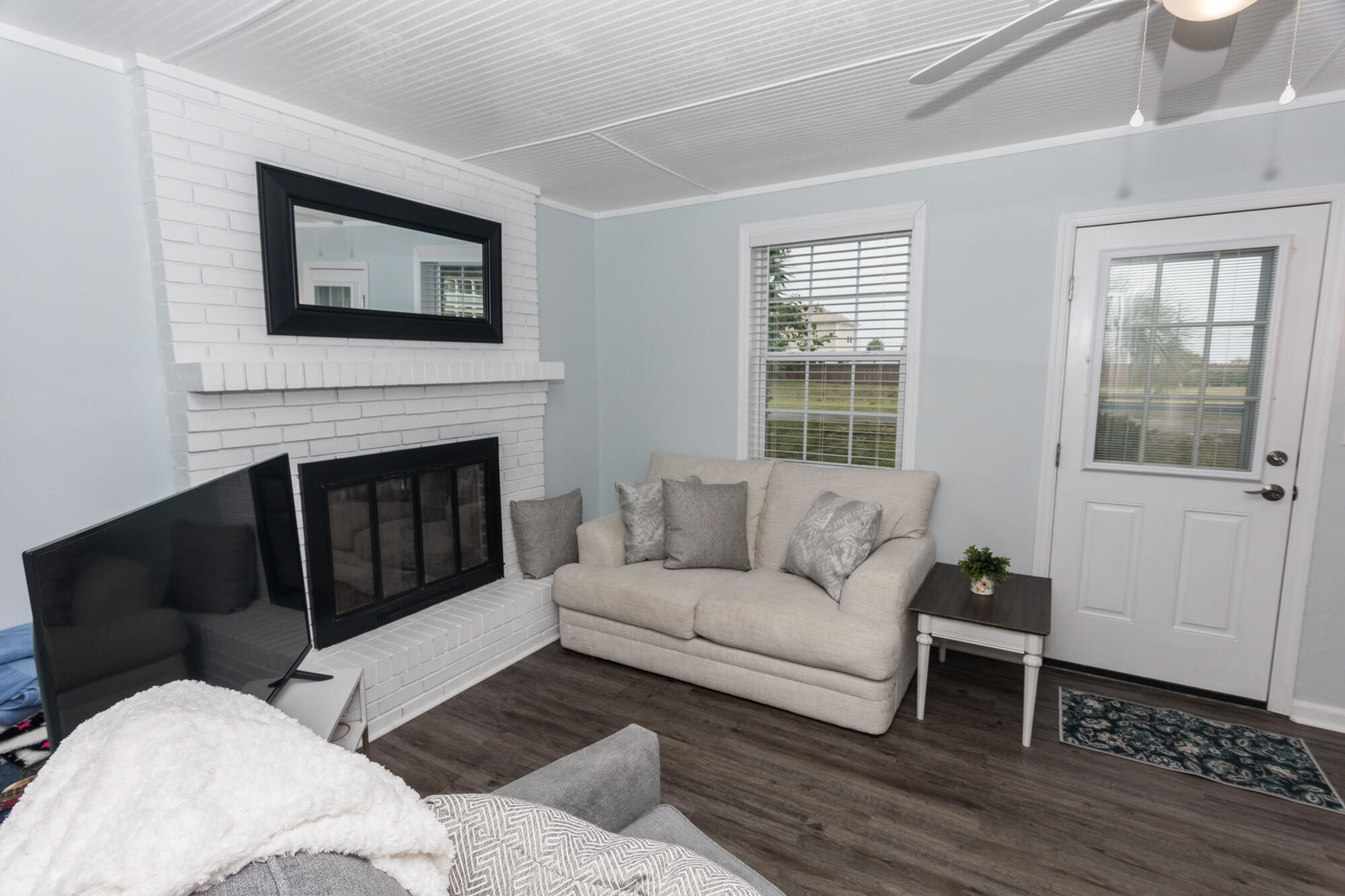 BID-A-WEE S/D - Residential