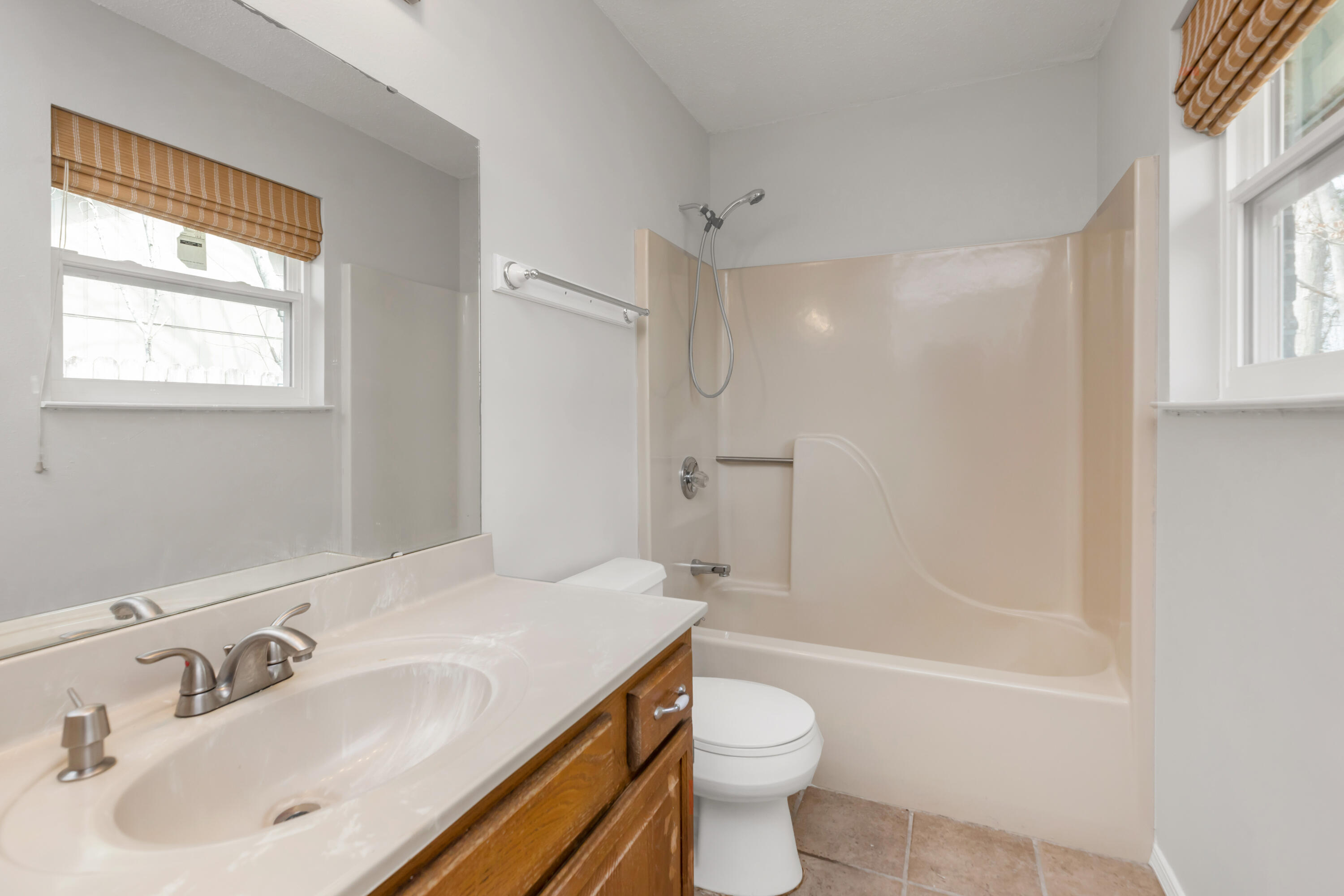 CHATEAU PRES DE LA MER - Residential Lease