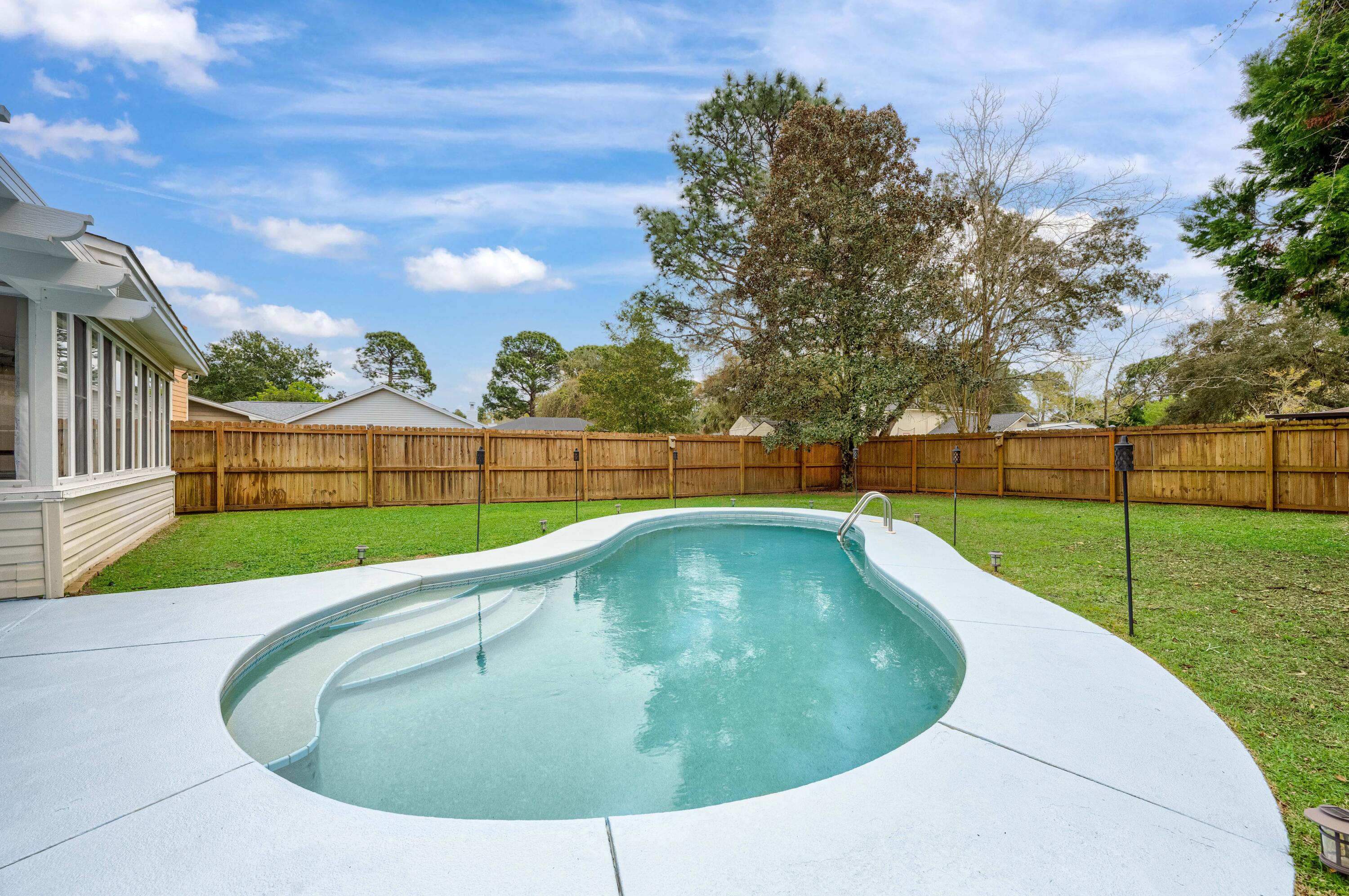 MEADOW WOODS - Residential