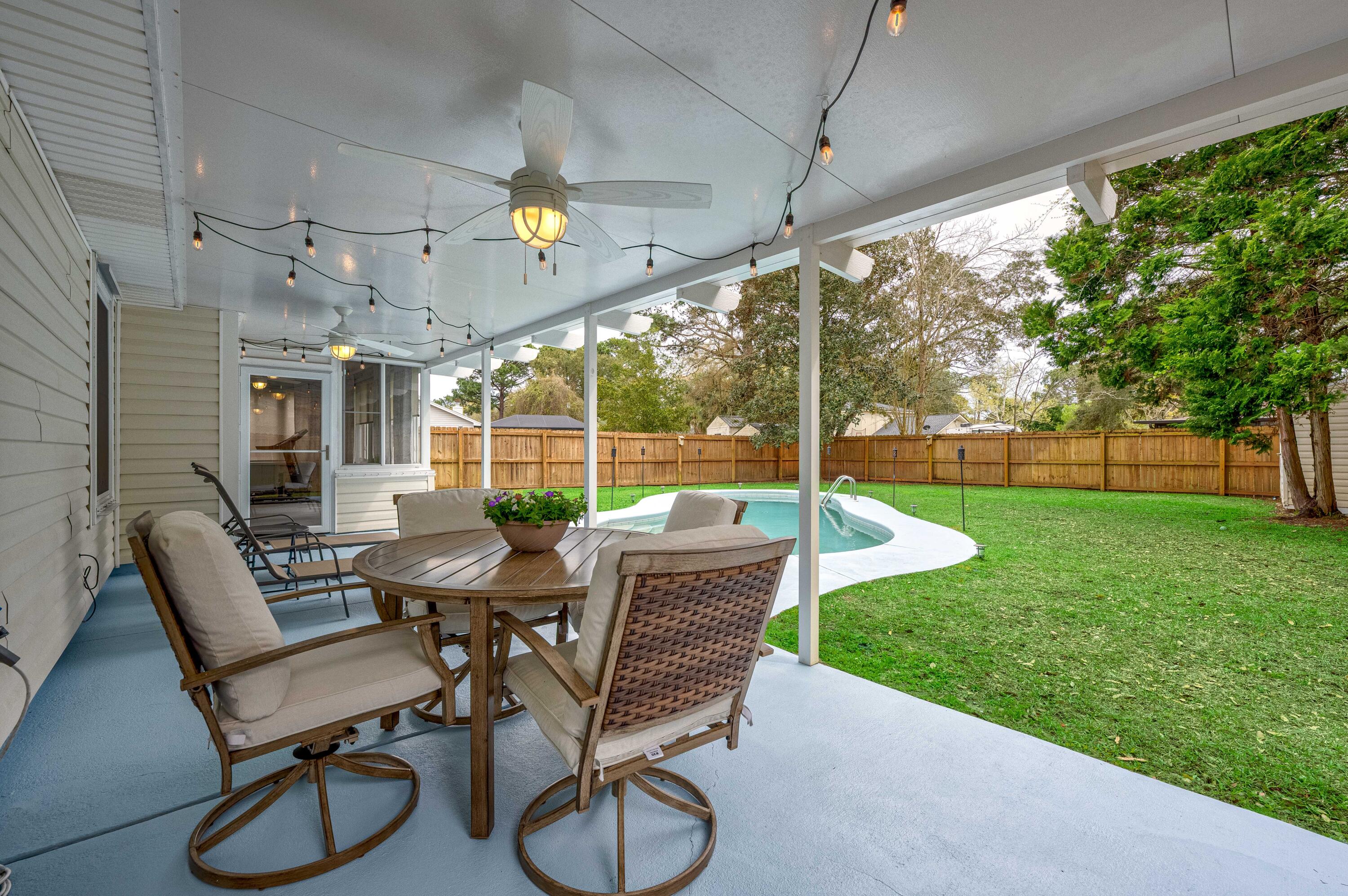 MEADOW WOODS - Residential