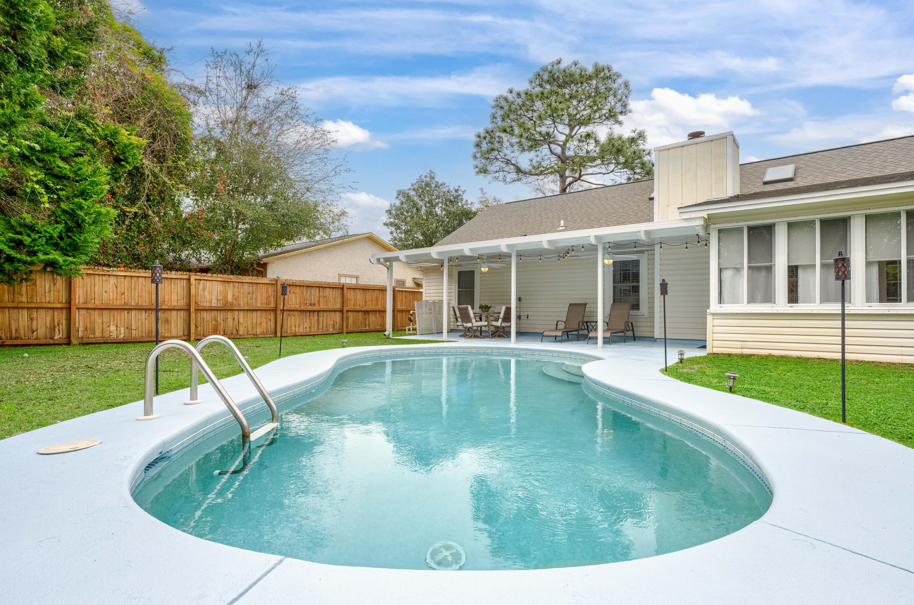 MEADOW WOODS - Residential