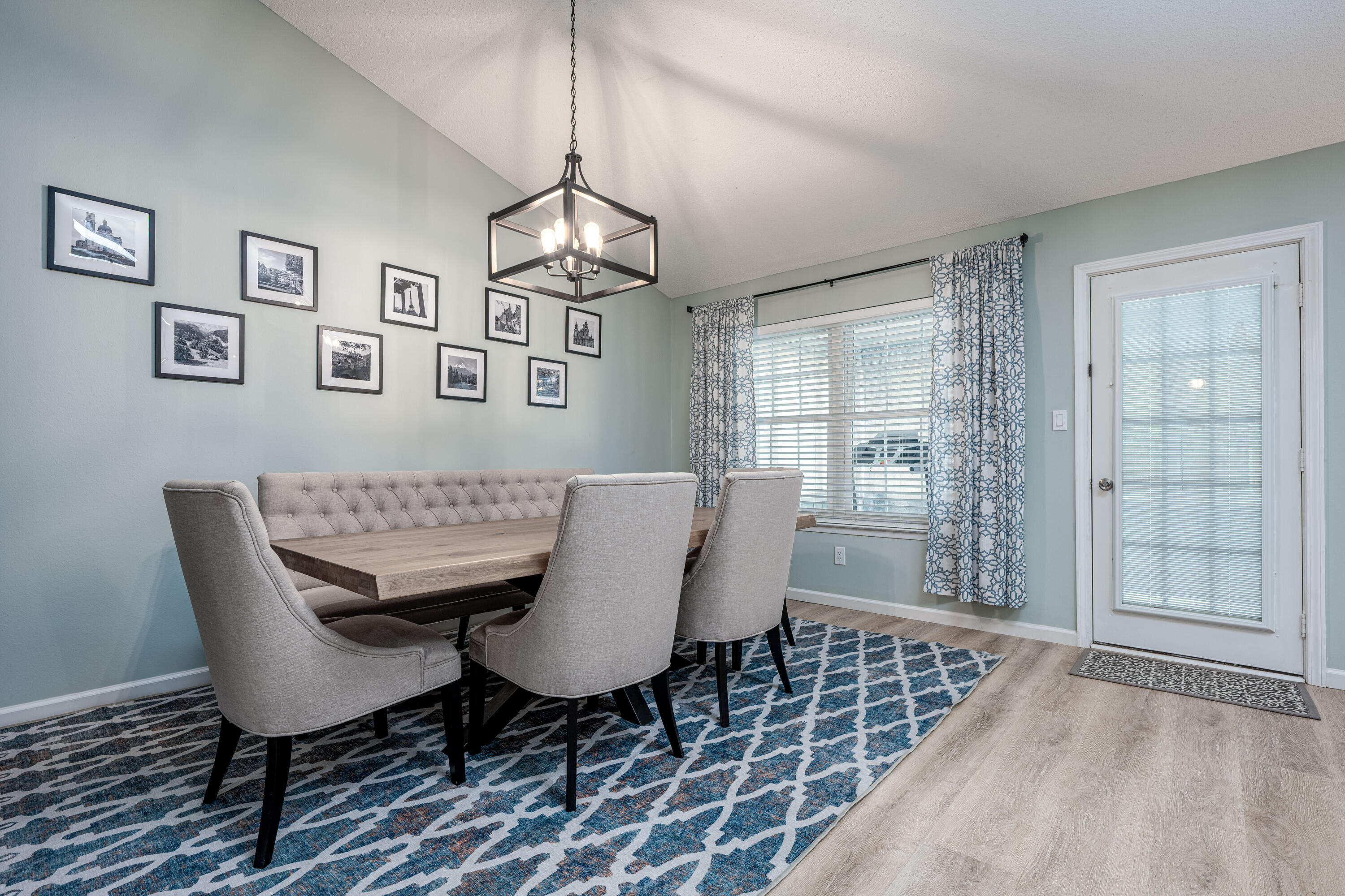 MEADOW WOODS - Residential