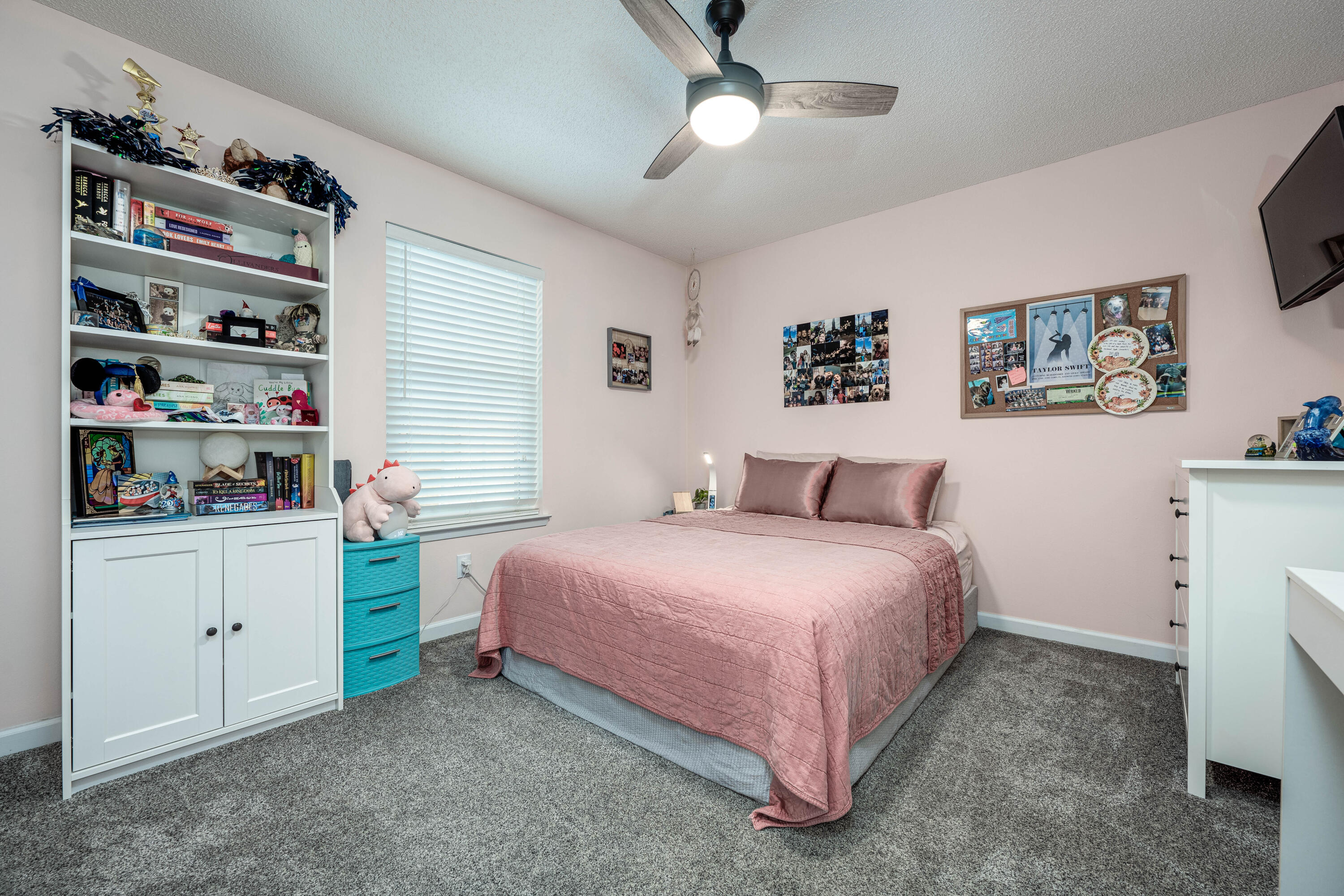 MEADOW WOODS - Residential