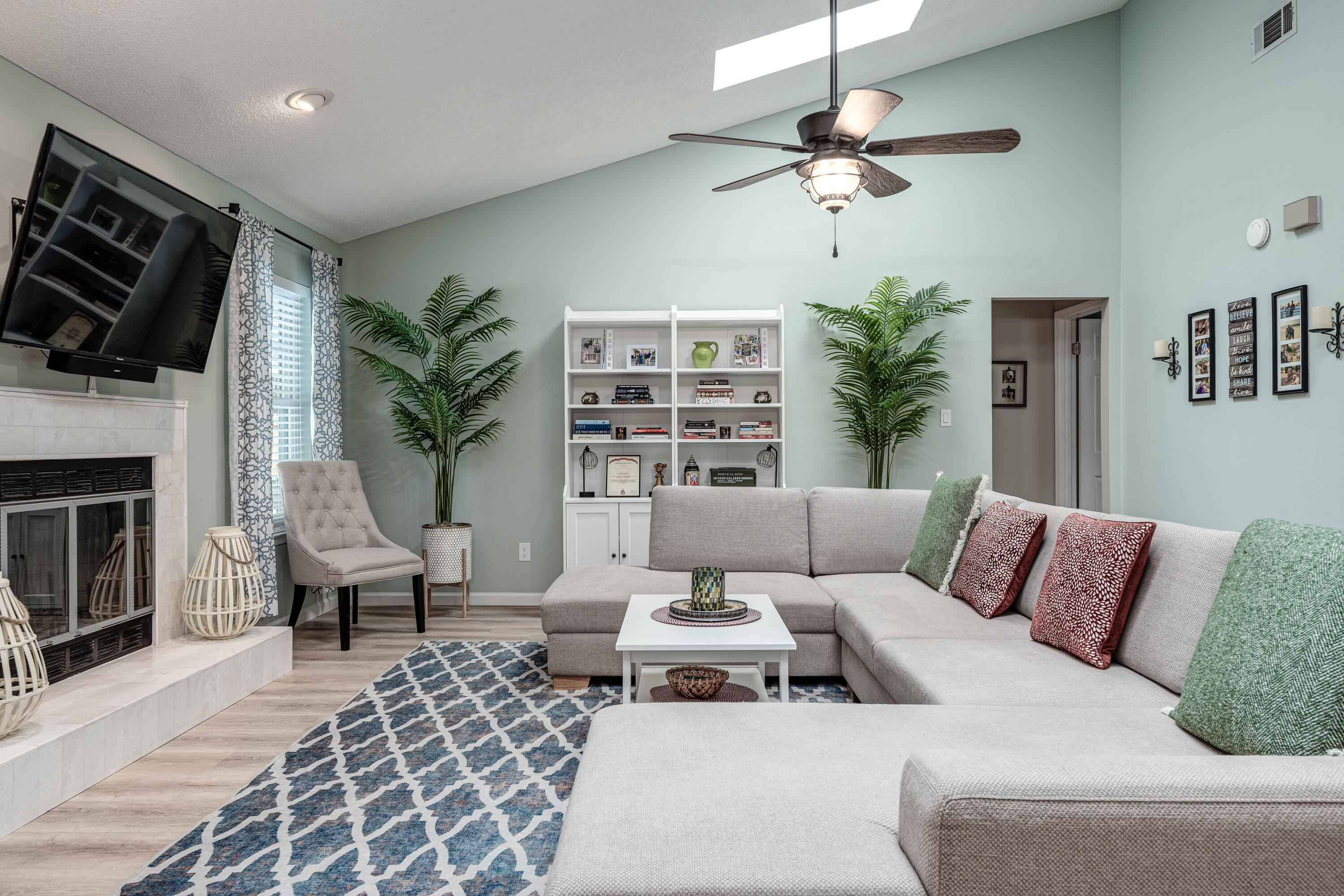 MEADOW WOODS - Residential