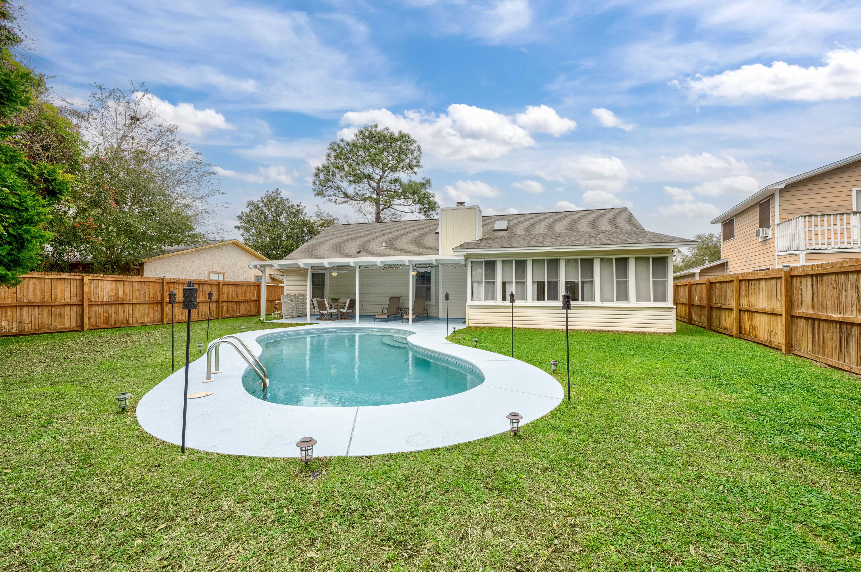 MEADOW WOODS - Residential