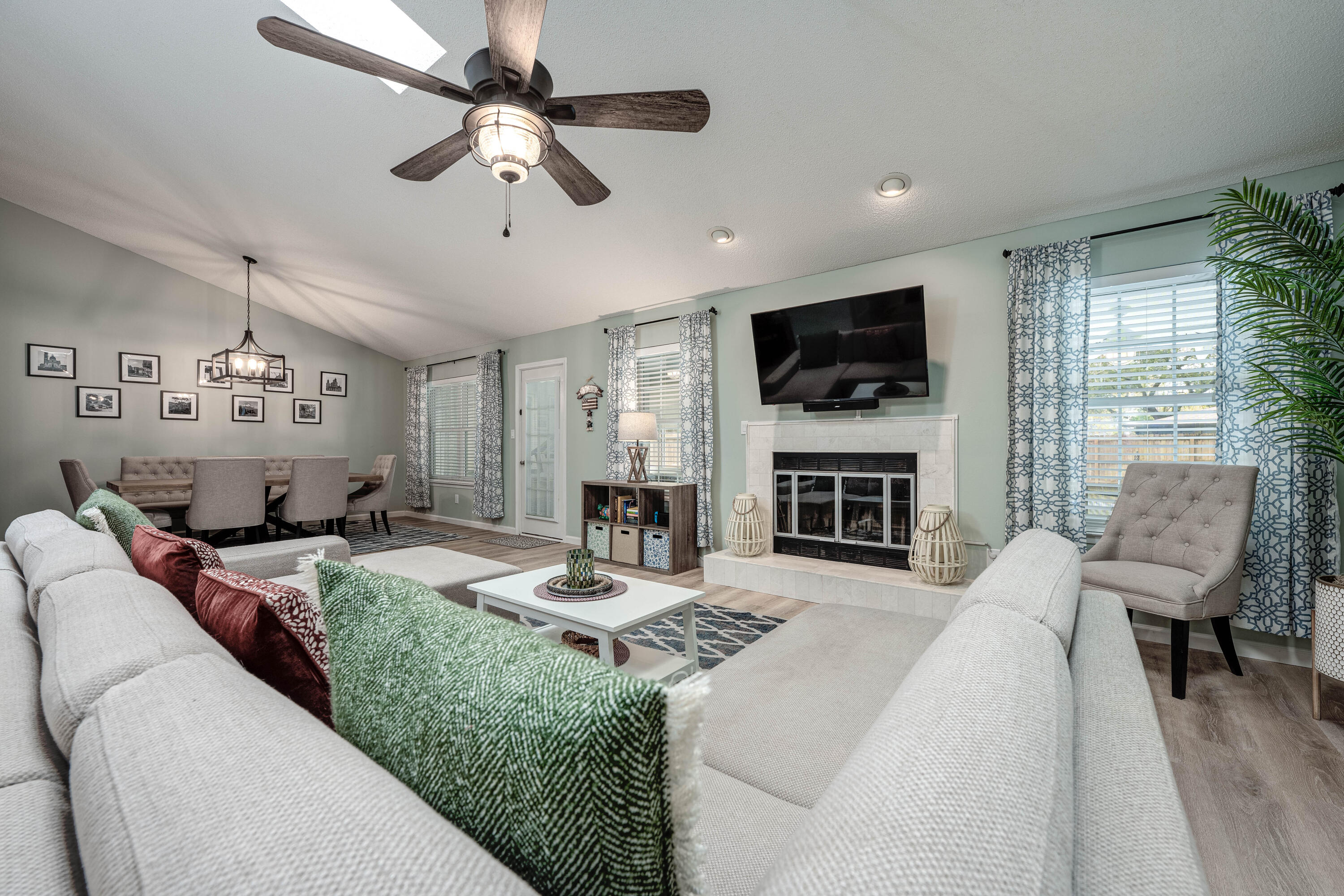 MEADOW WOODS - Residential