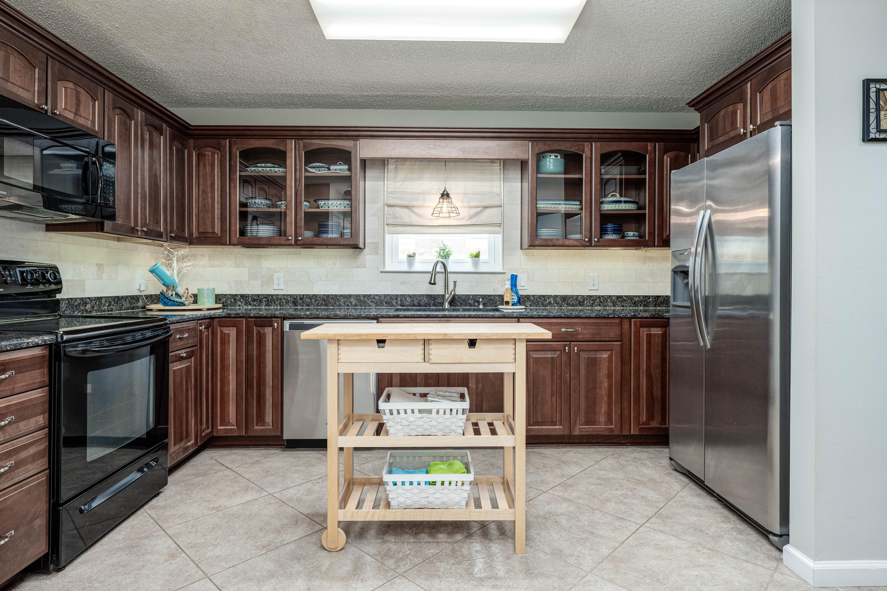 MEADOW WOODS - Residential