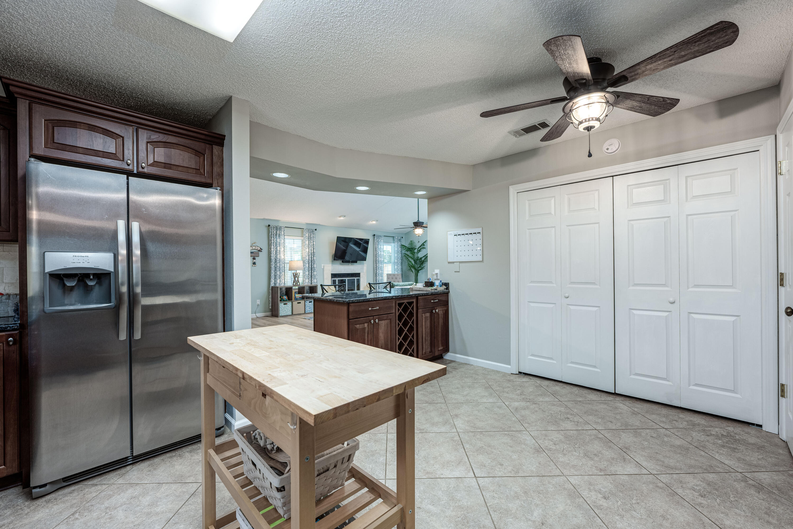 MEADOW WOODS - Residential