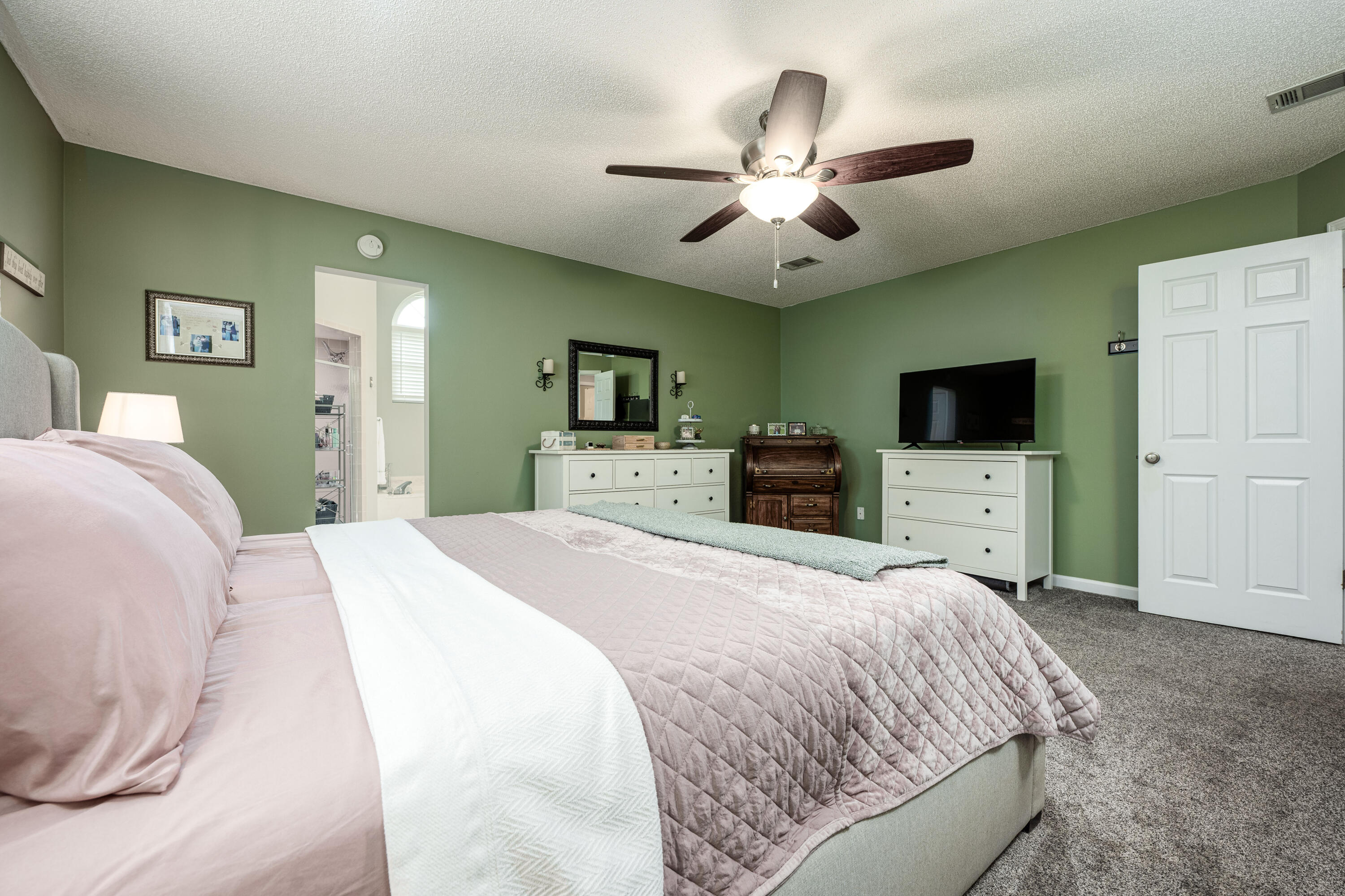 MEADOW WOODS - Residential