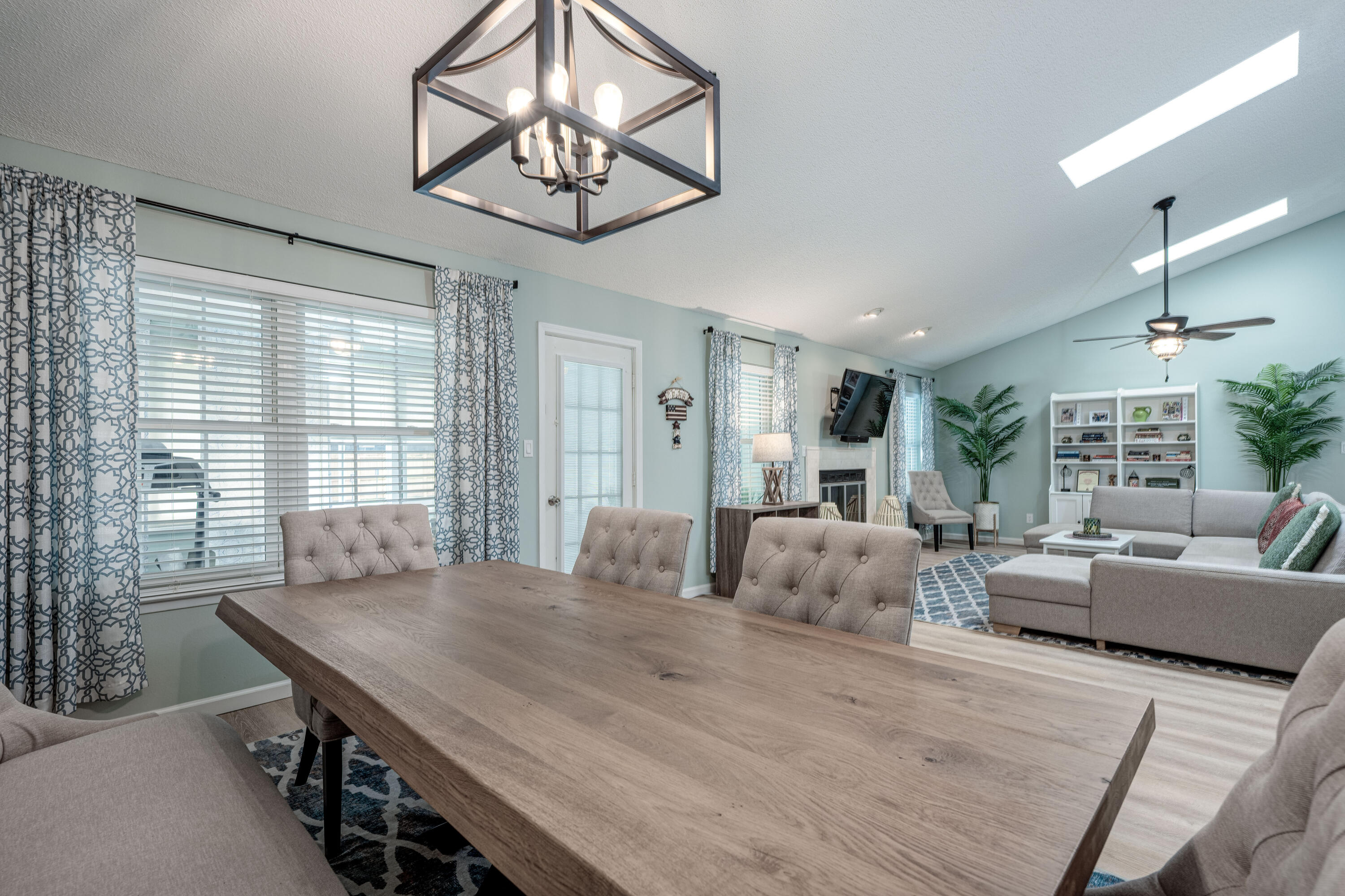 MEADOW WOODS - Residential