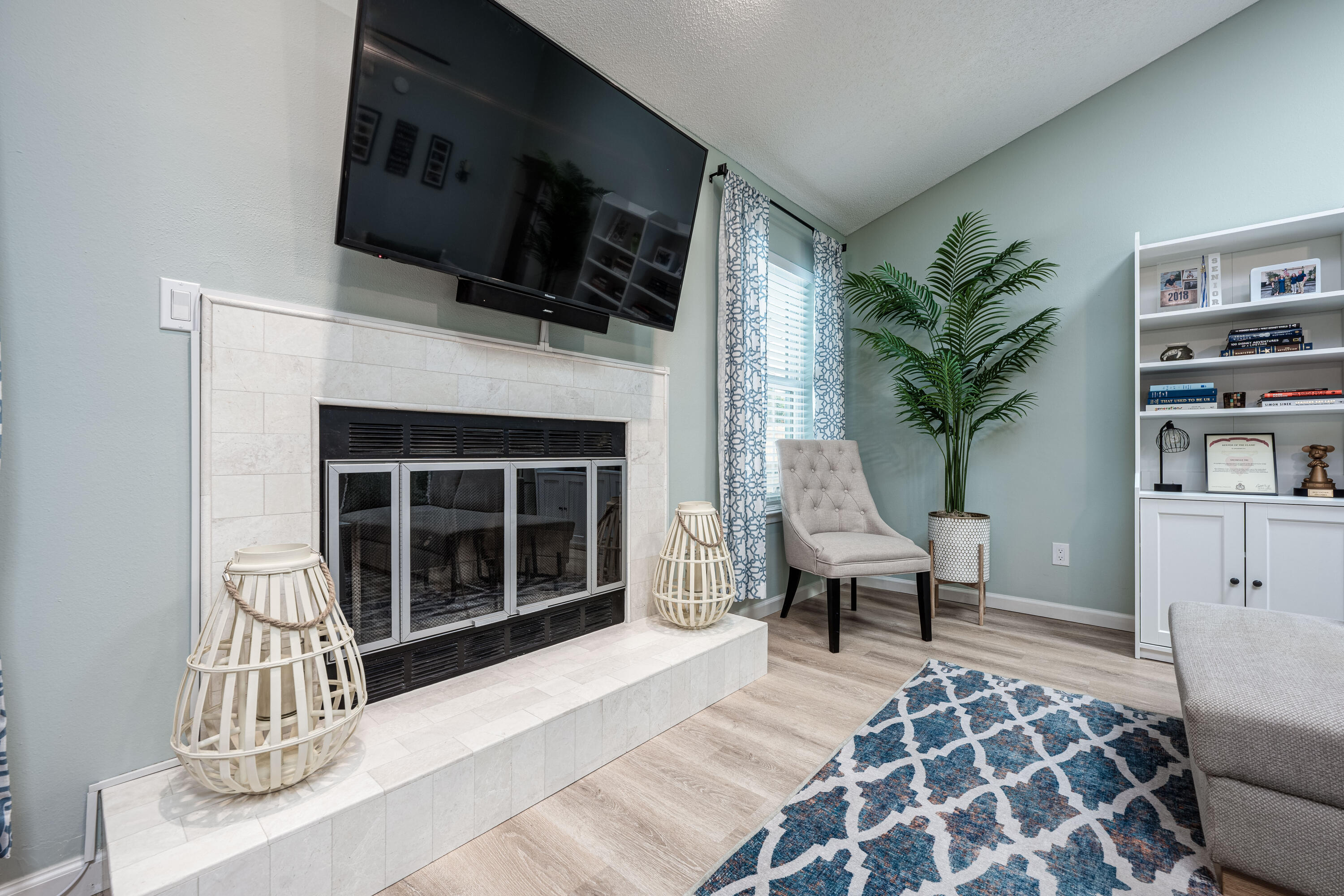 MEADOW WOODS - Residential