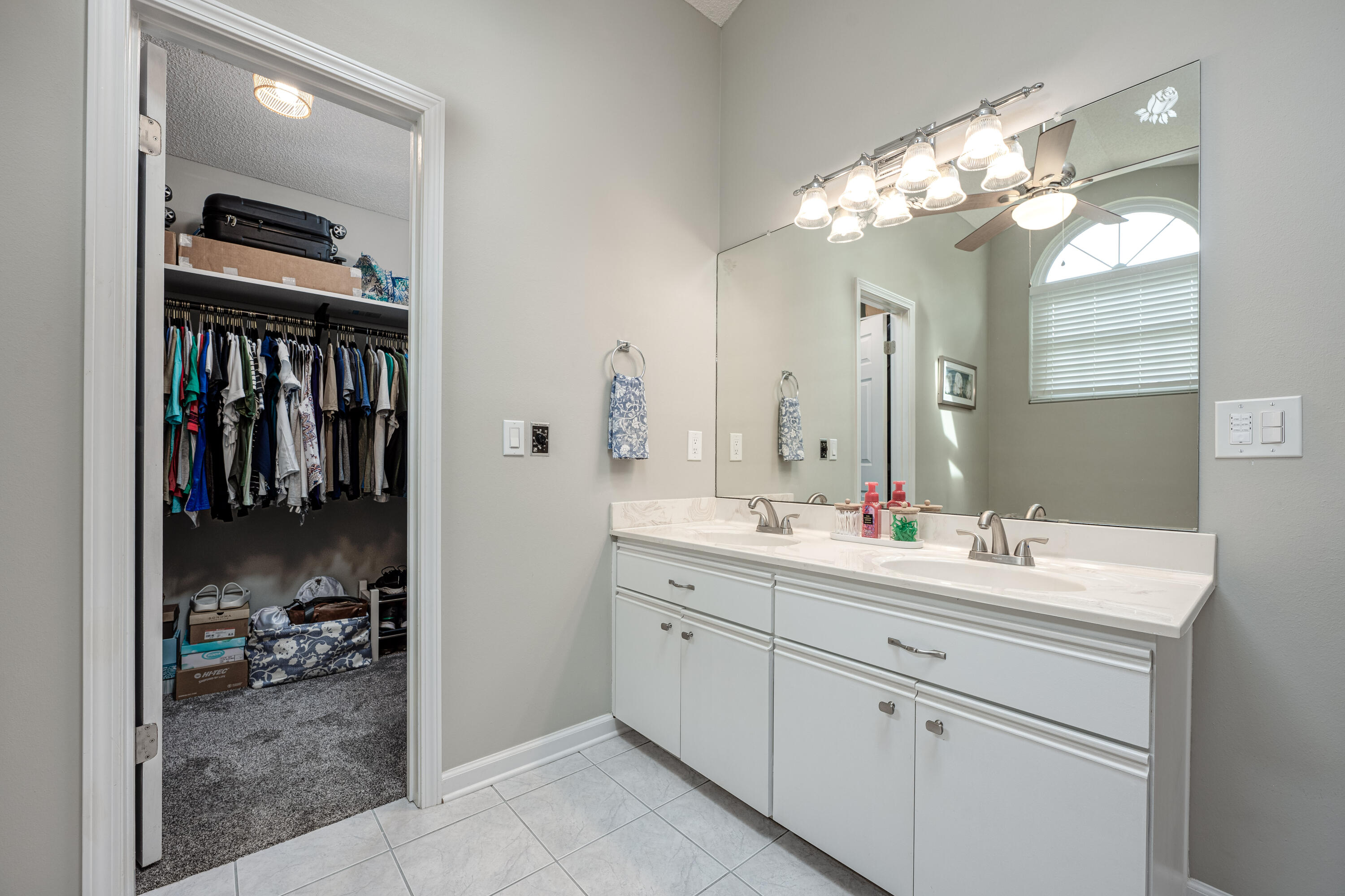 MEADOW WOODS - Residential