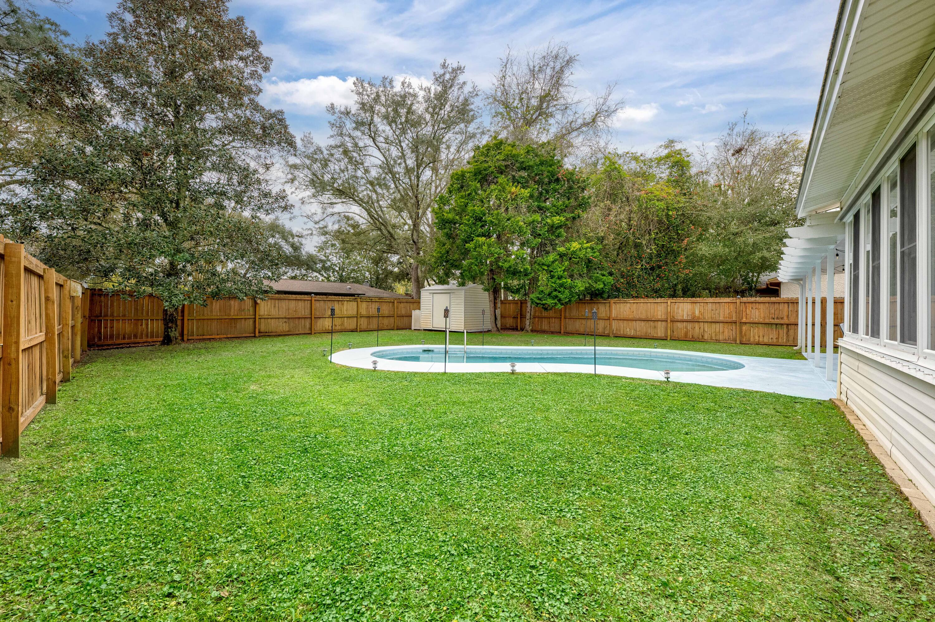 MEADOW WOODS - Residential