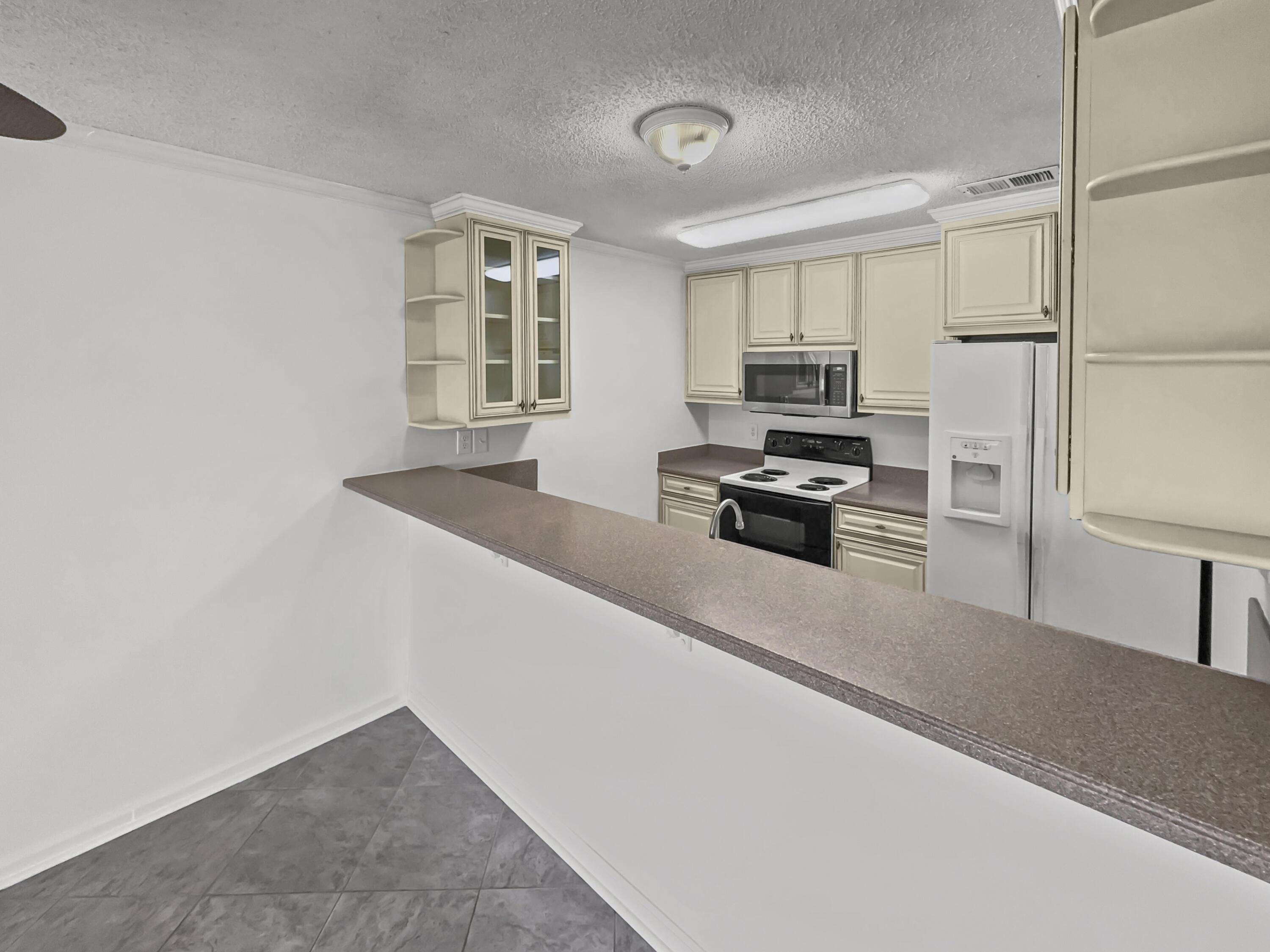 TRADEWINDS CONDO PH I - Residential