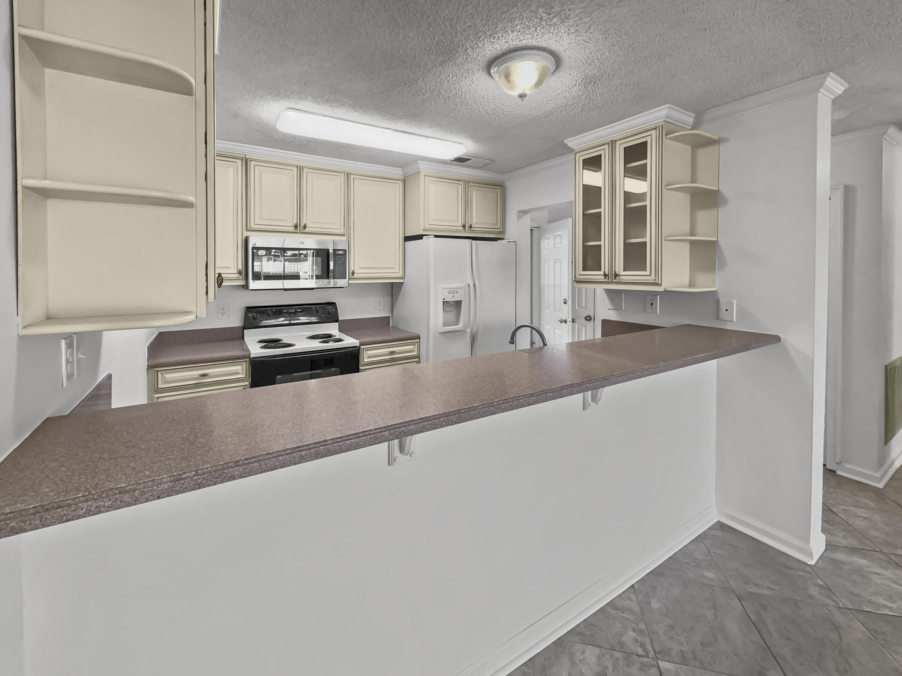TRADEWINDS CONDO PH I - Residential