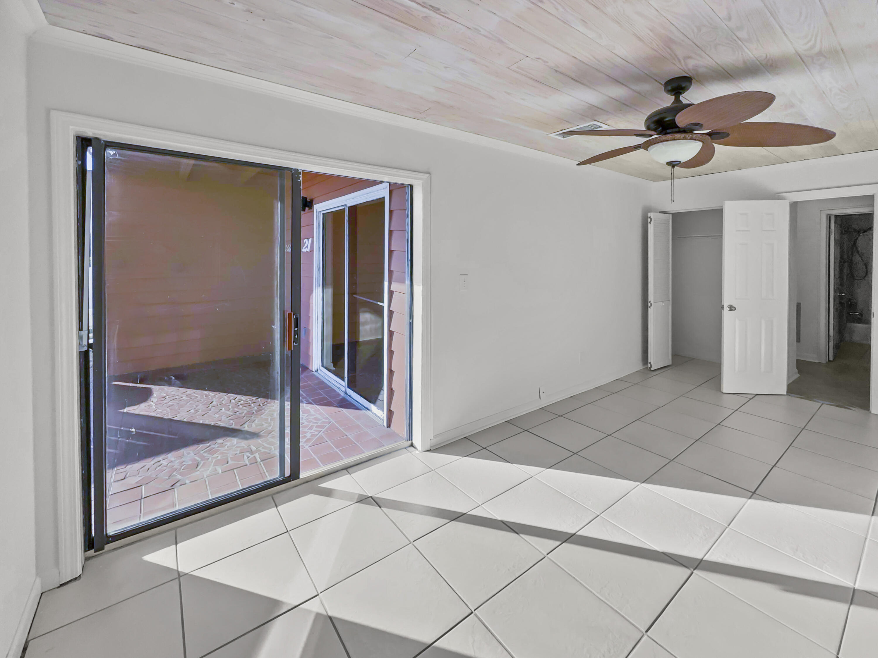 TRADEWINDS CONDO PH I - Residential