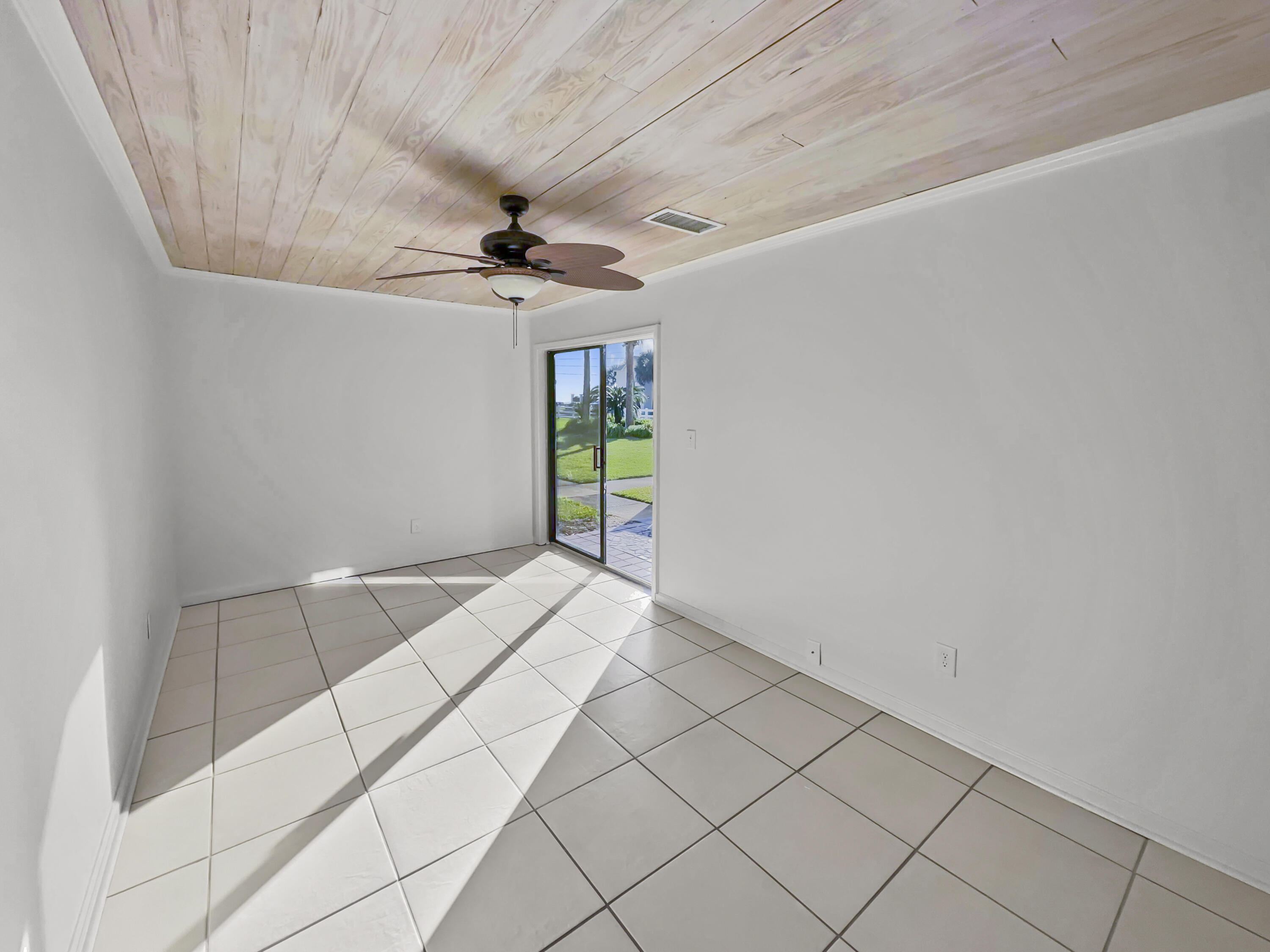 TRADEWINDS CONDO PH I - Residential