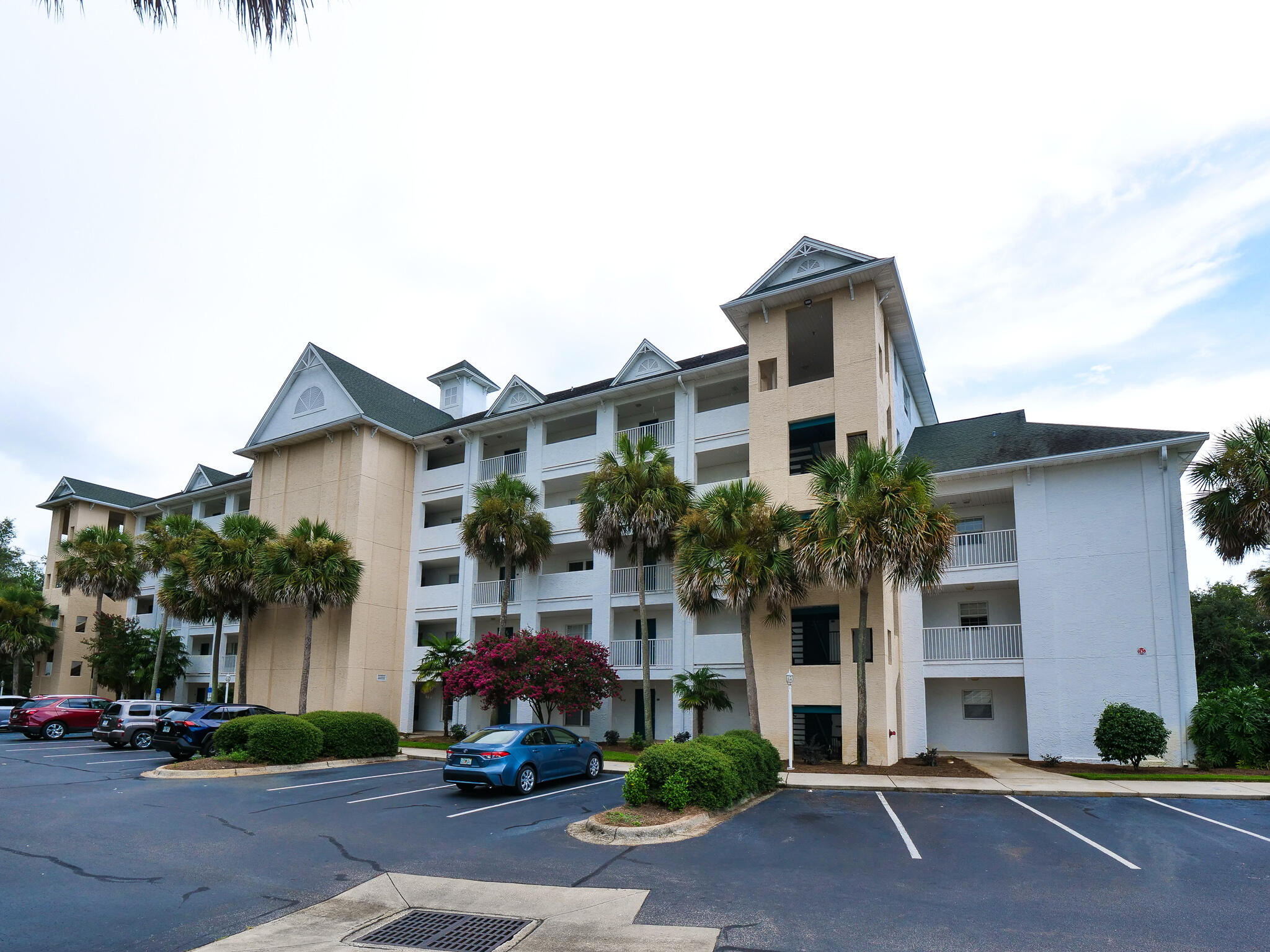 THE FLORIDA CLUB - Residential