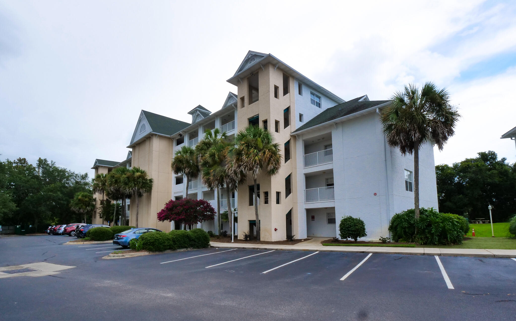 THE FLORIDA CLUB - Residential