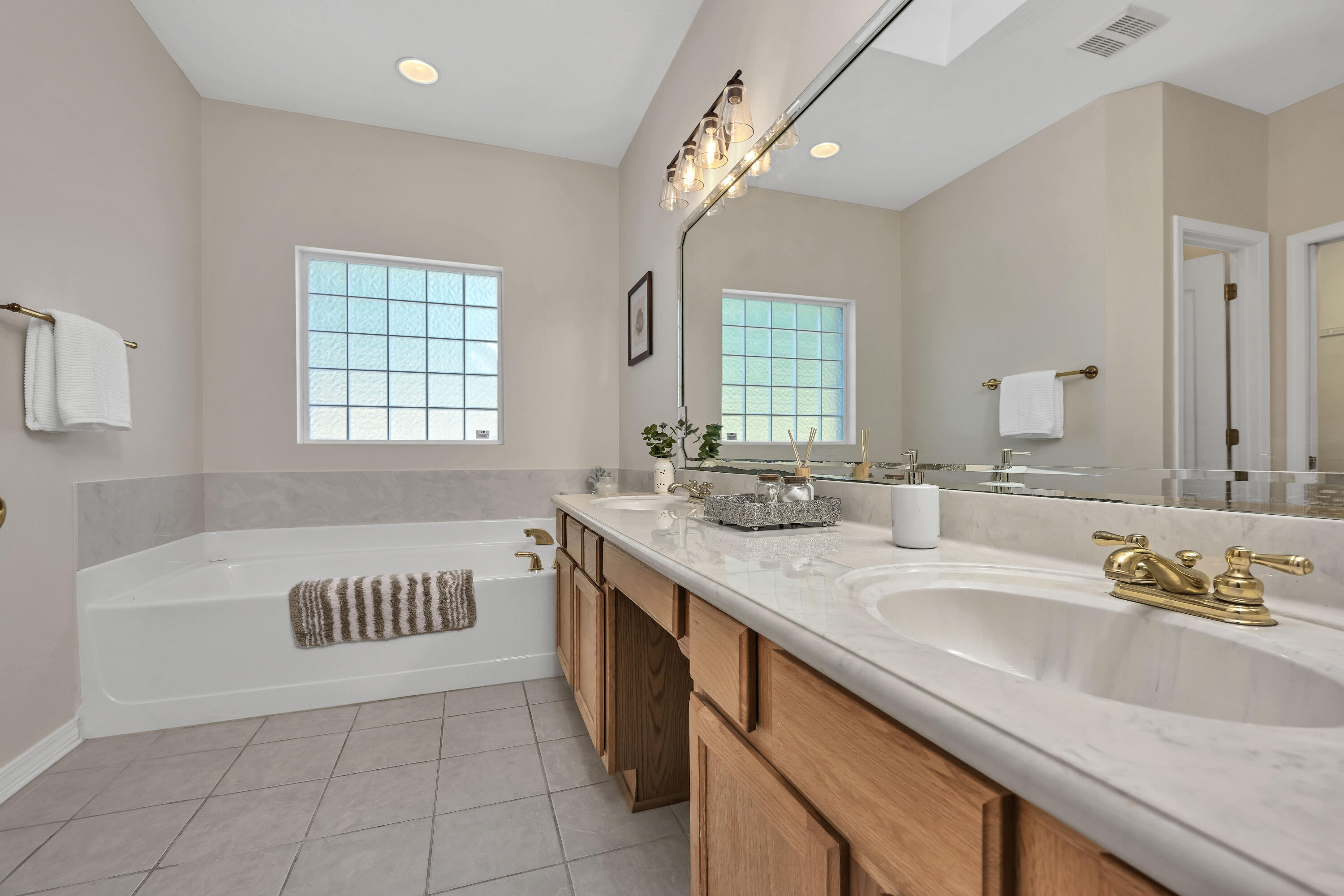 BRIDGEPORT COLONY - Residential