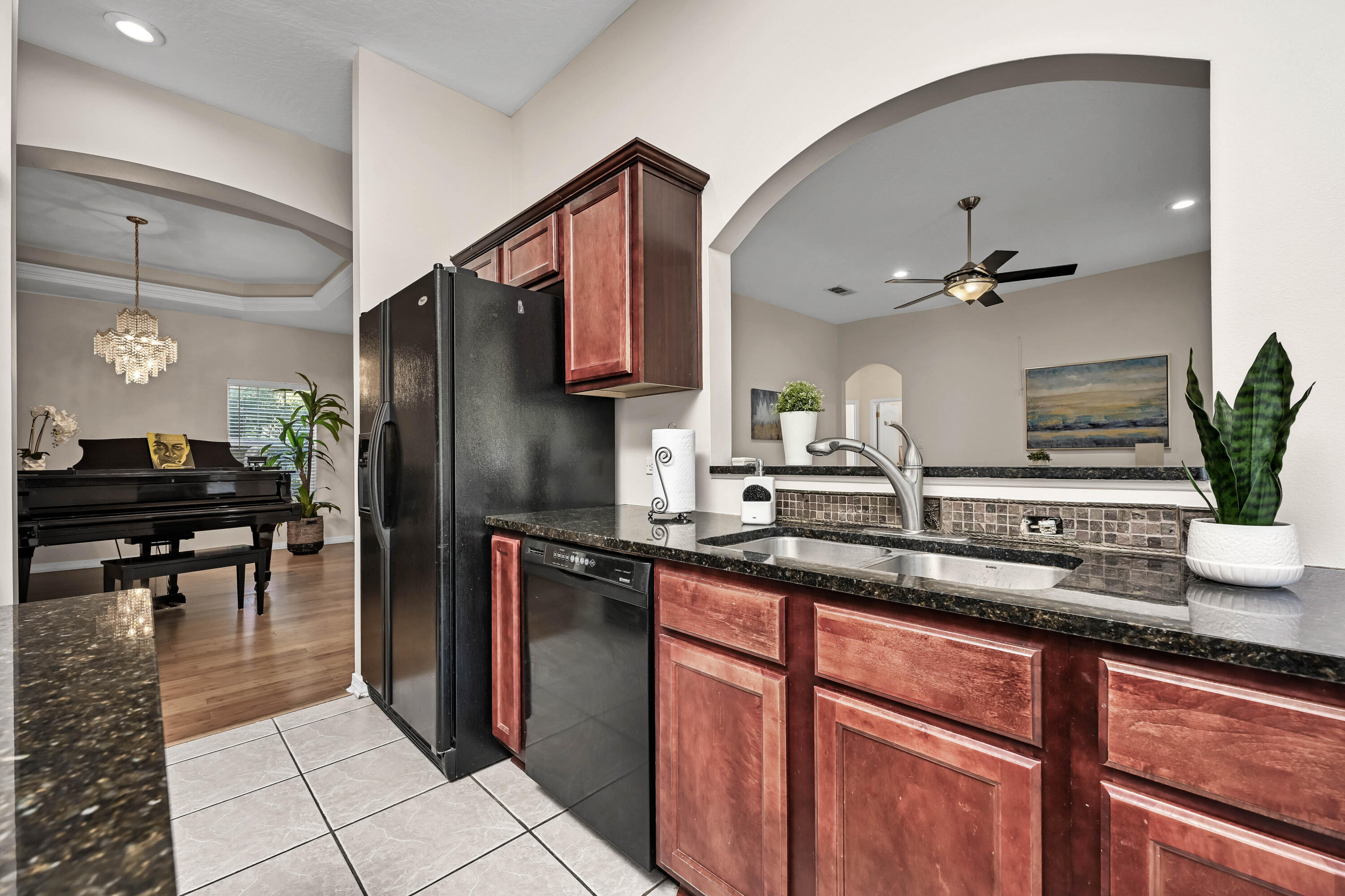 BRIDGEPORT COLONY - Residential