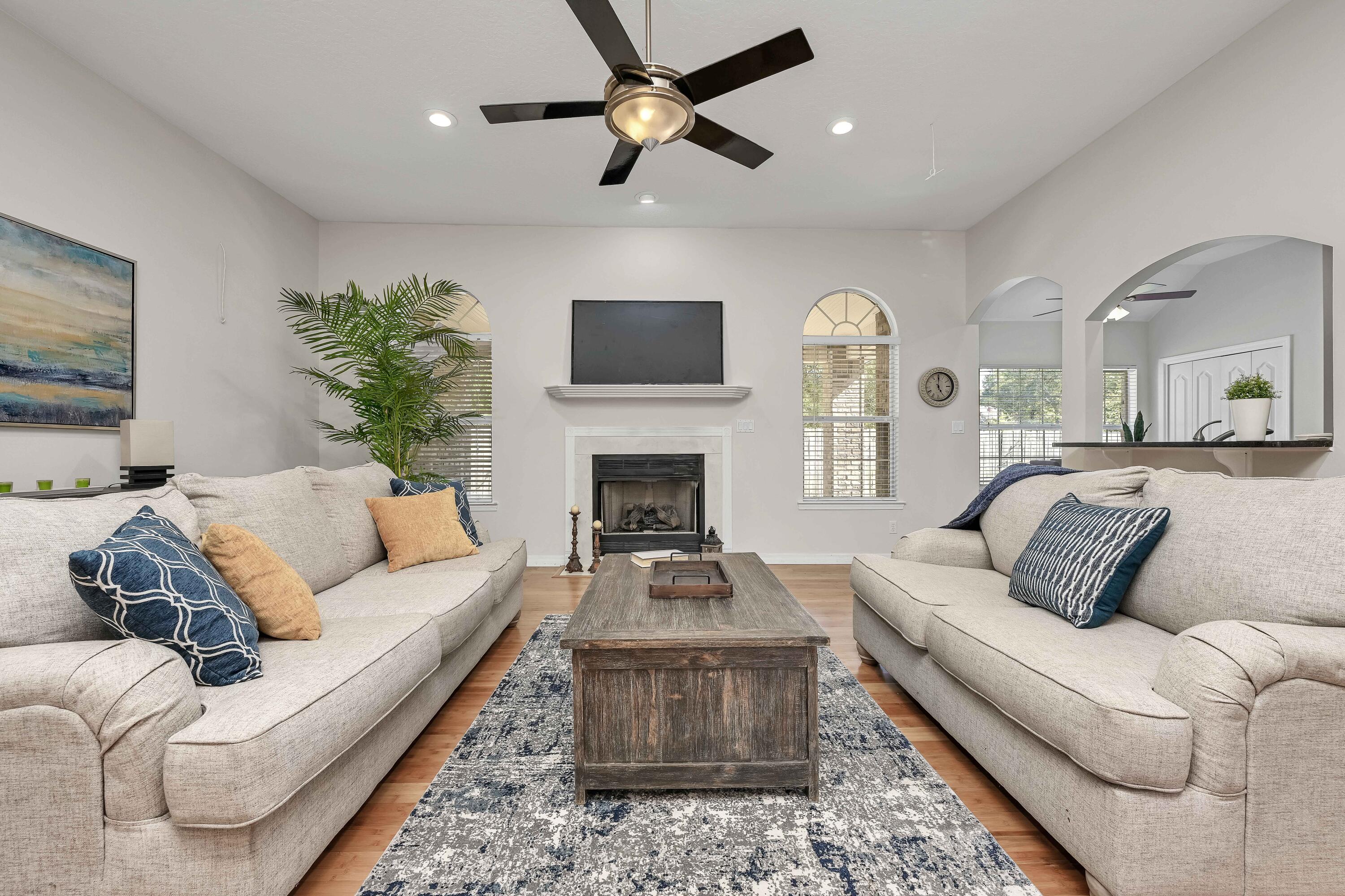 BRIDGEPORT COLONY - Residential