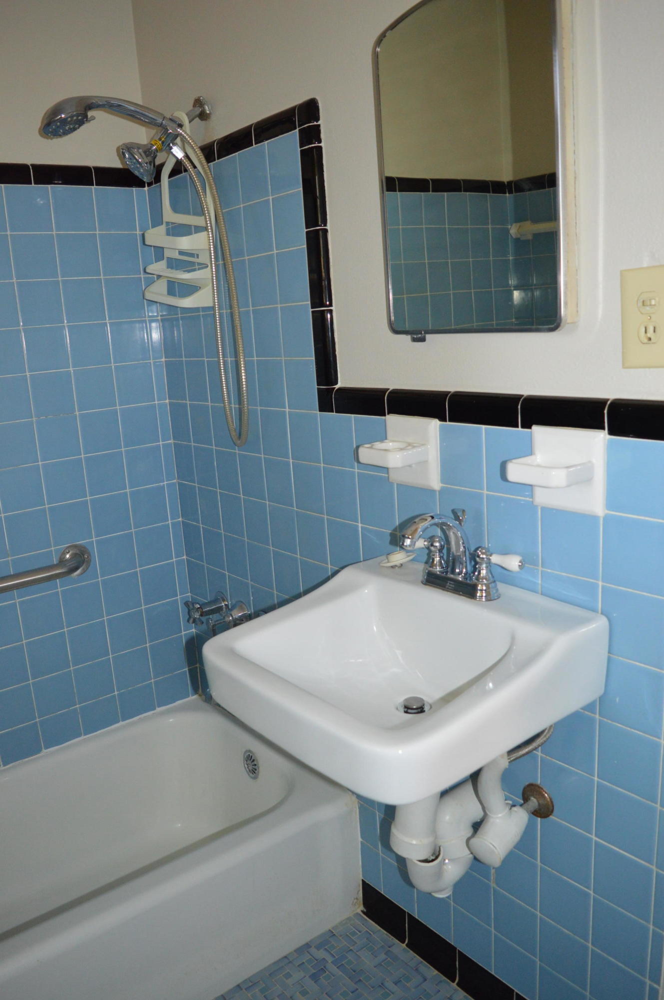 ELLIOTTS POINT 7TH ADDN - Residential