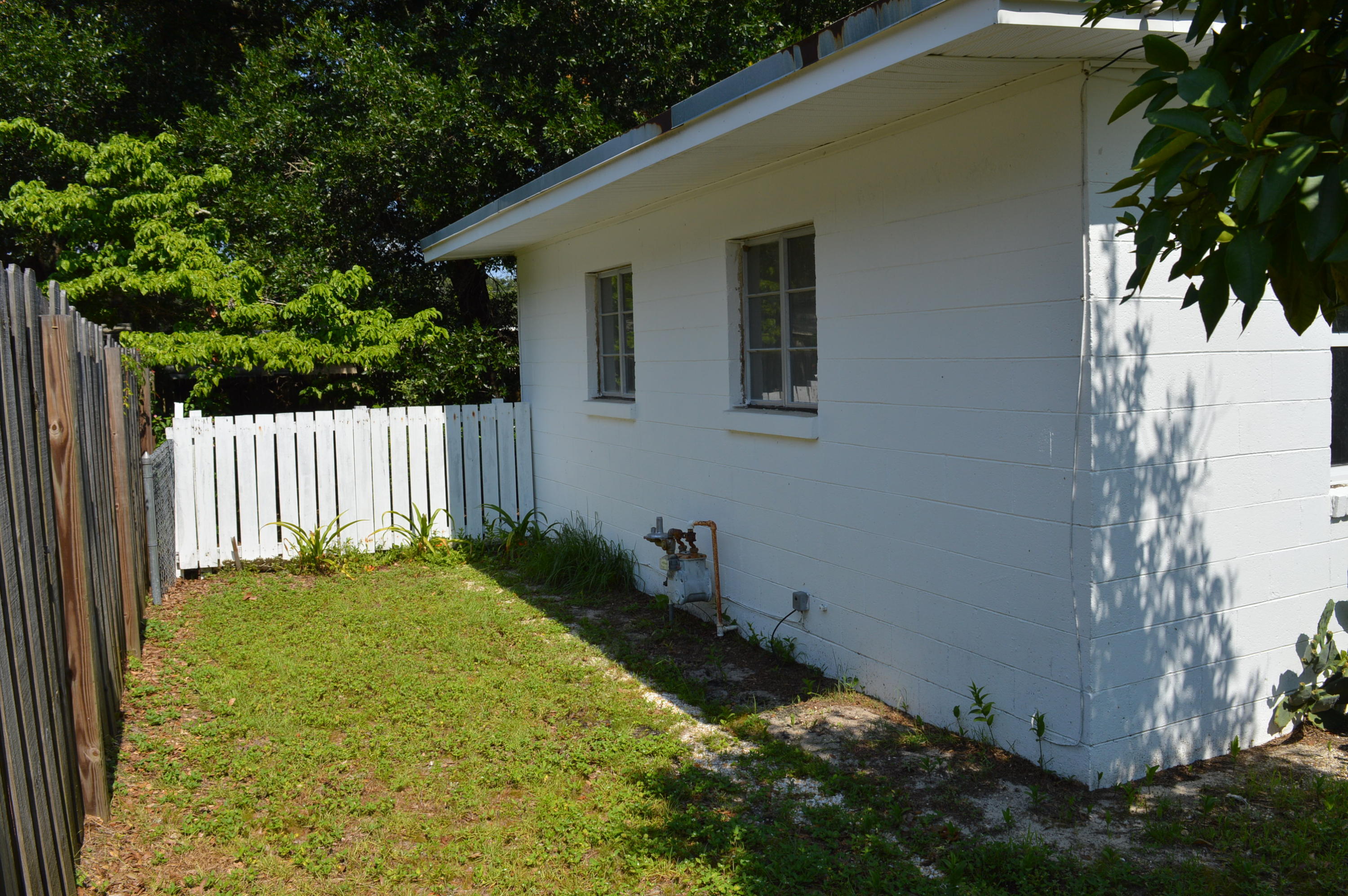 ELLIOTTS POINT 7TH ADDN - Residential