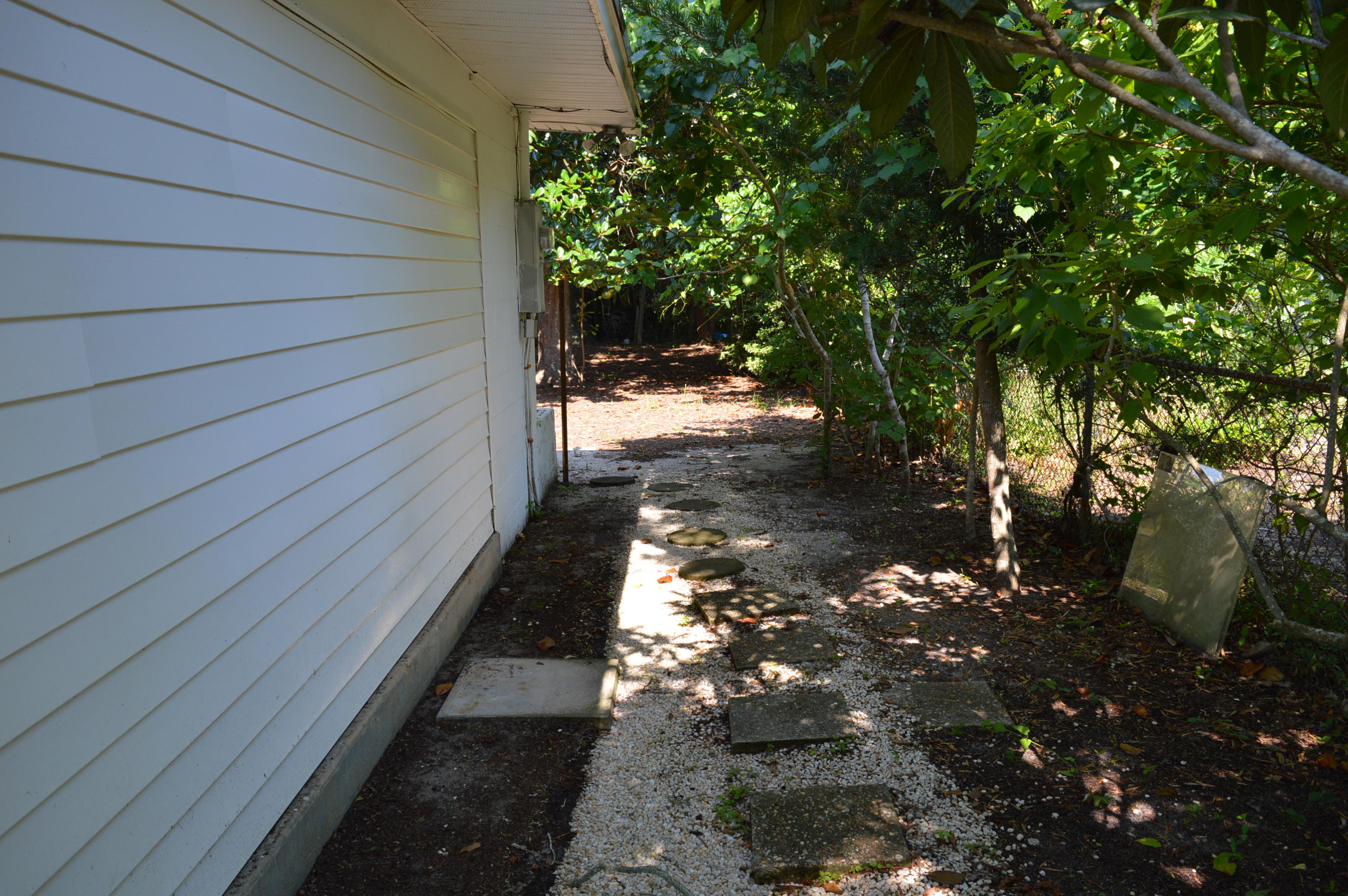 ELLIOTTS POINT 7TH ADDN - Residential