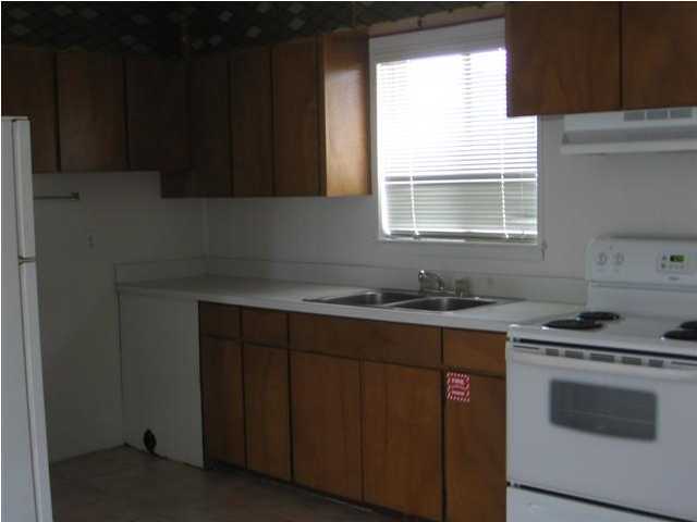 FLOROSA DEL MAR - Residential Lease