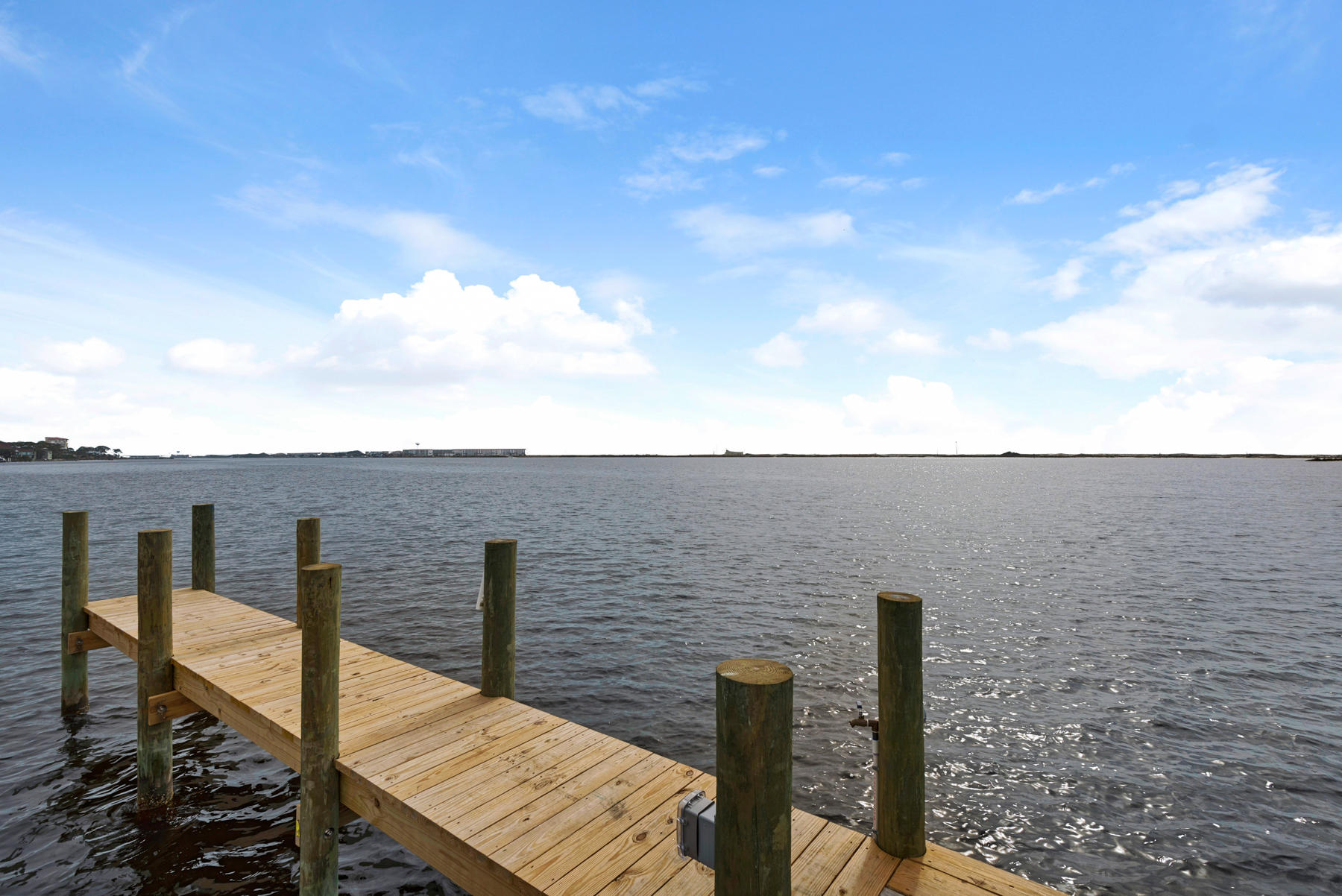 SOUNDVIEW LANDING - Residential