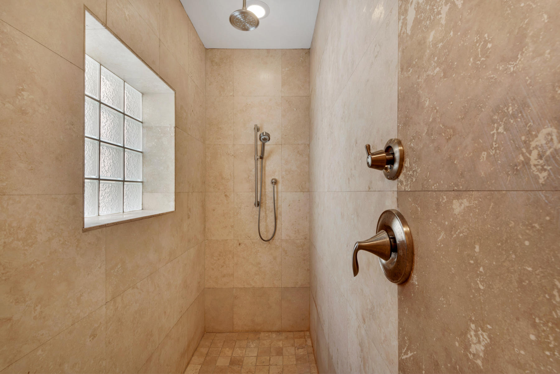 SOUNDVIEW LANDING - Residential