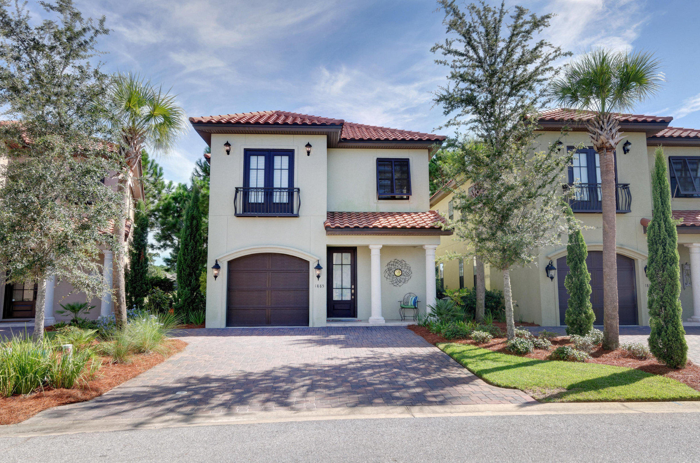 VILLA LAGO - Residential