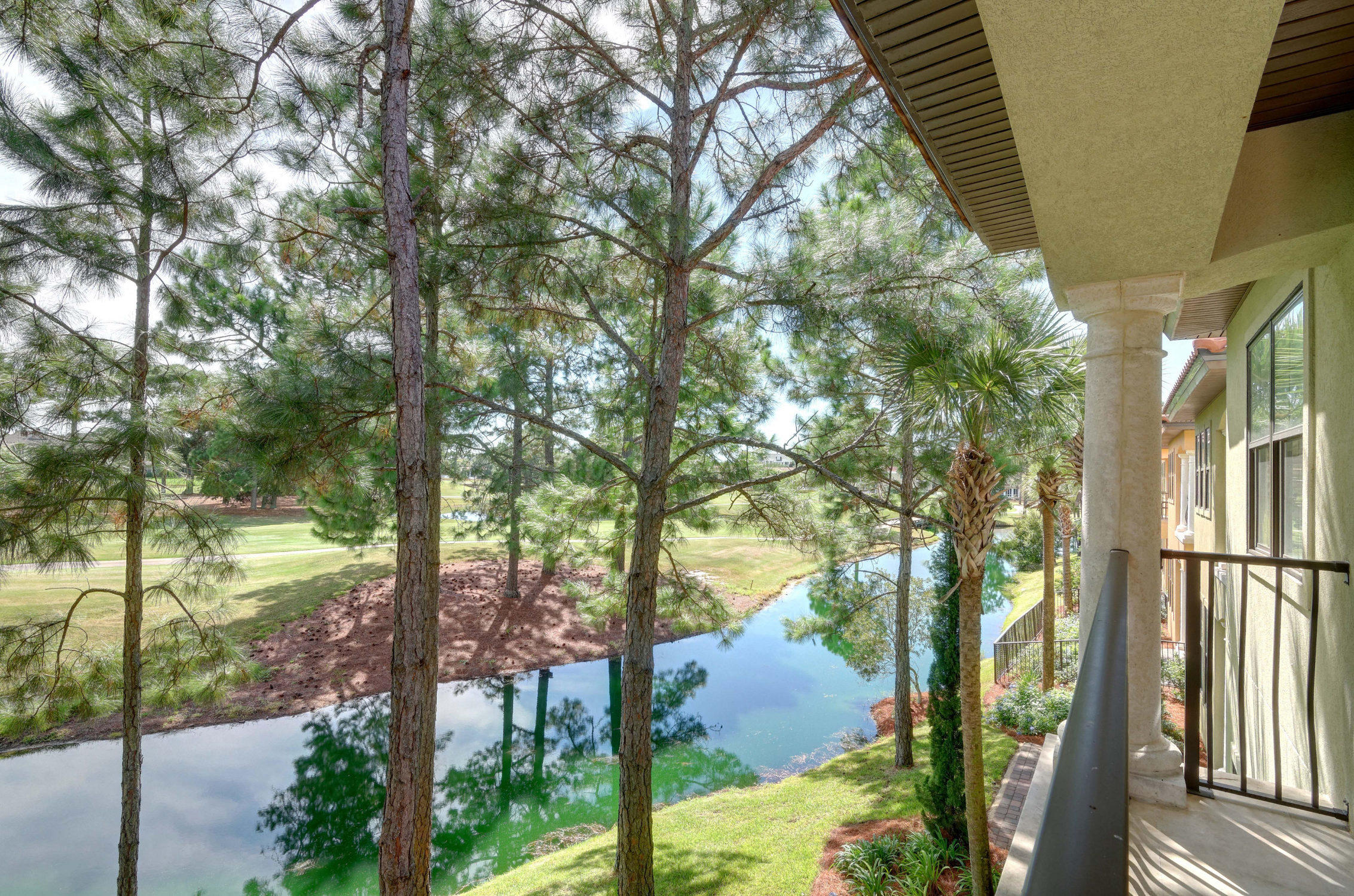 VILLA LAGO - Residential