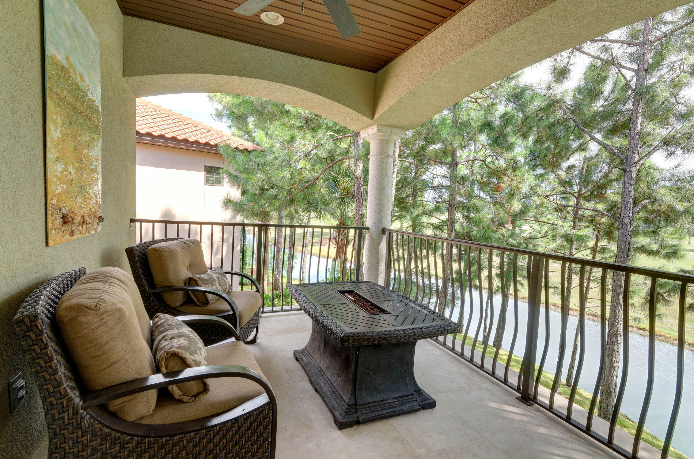 VILLA LAGO - Residential